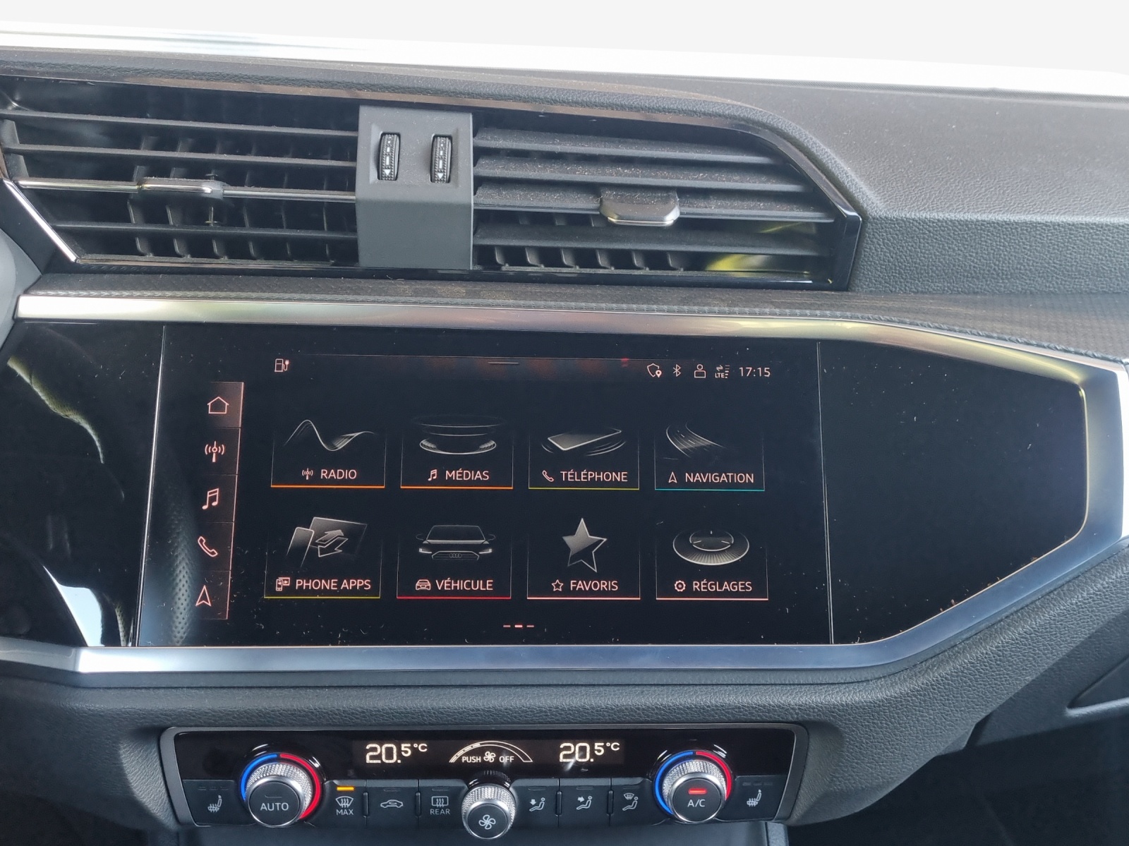 AUDI Q3 45 TFSI e S-tronic-image-16