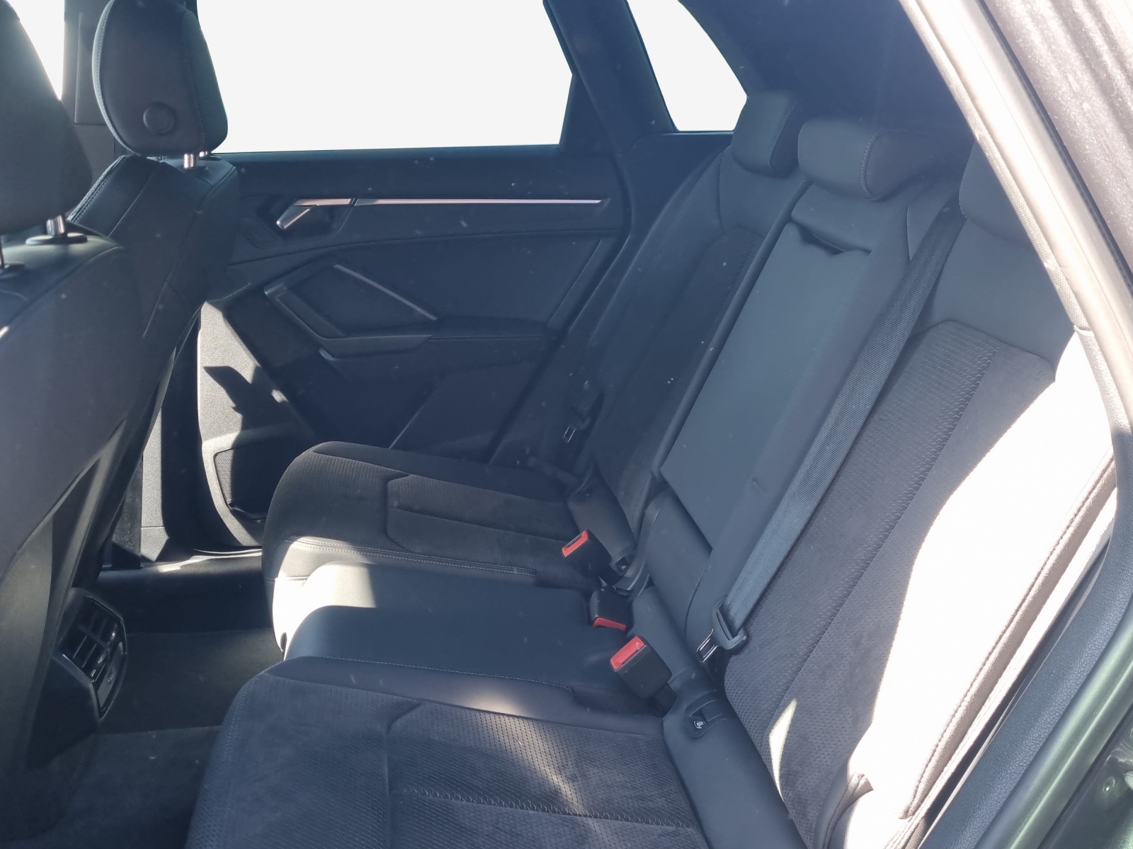 AUDI Q3 45 TFSI e S-tronic-image-12