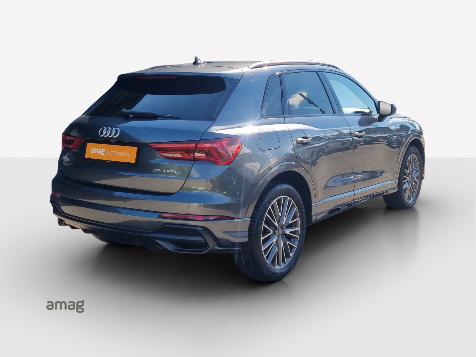 AUDI Q3 45 TFSI e S-tronic-image-5