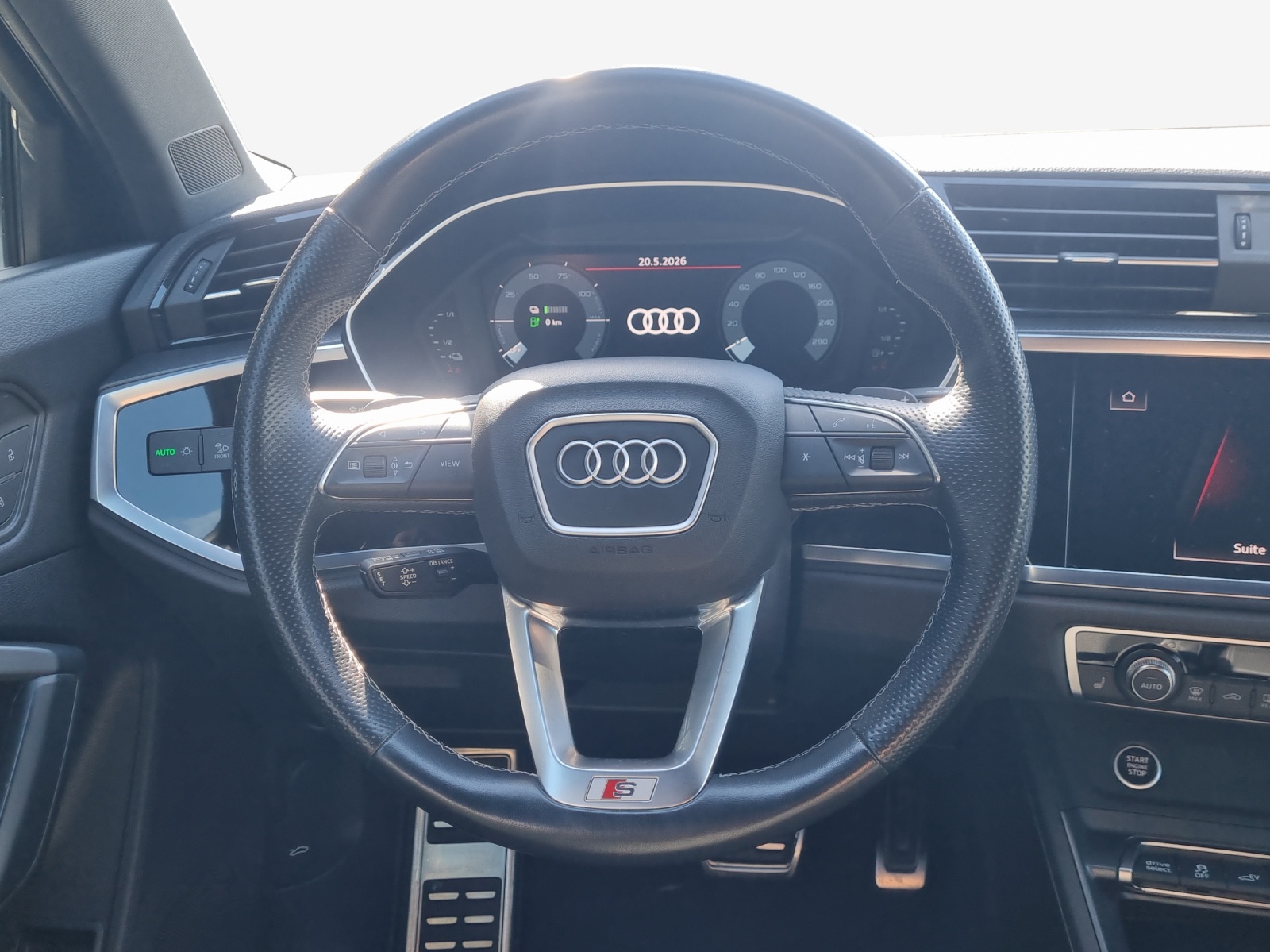 AUDI Q3 45 TFSI e S-tronic-image-10