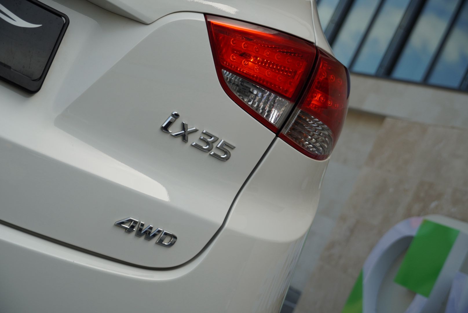 HYUNDAI iX 35 2.0 Premium 4WD Automatic-image-10
