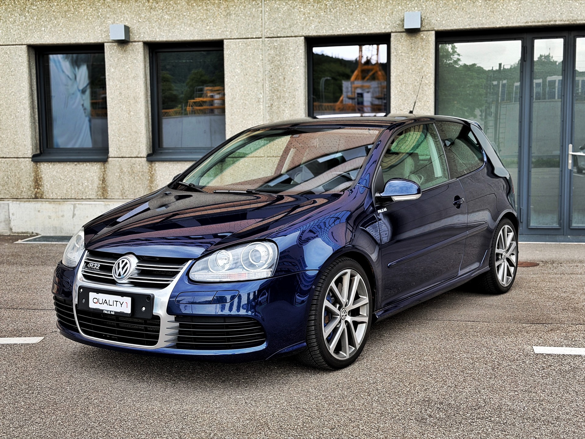 VW Golf R32 4Motion-image-0