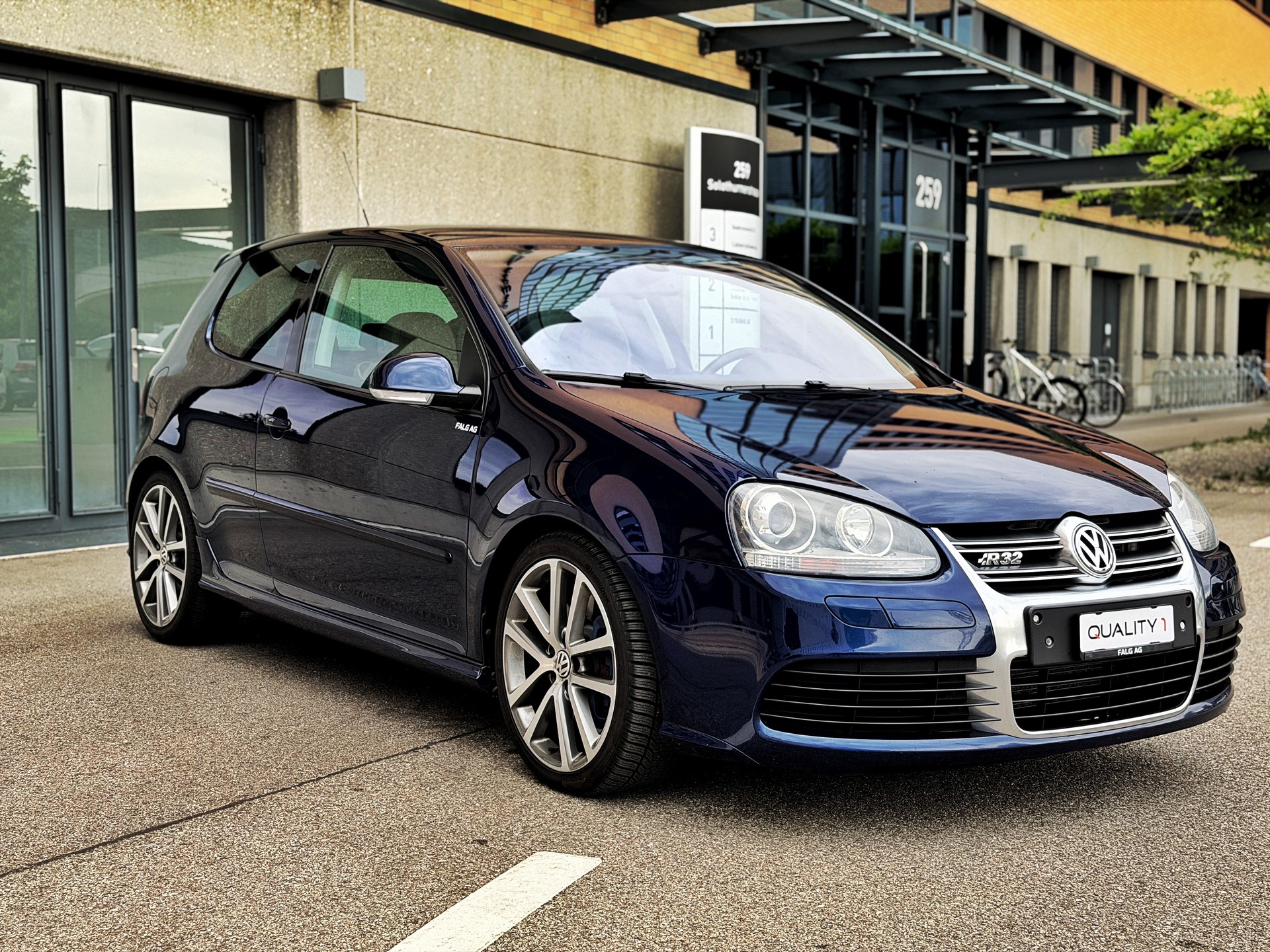 VW Golf R32 4Motion-image-3