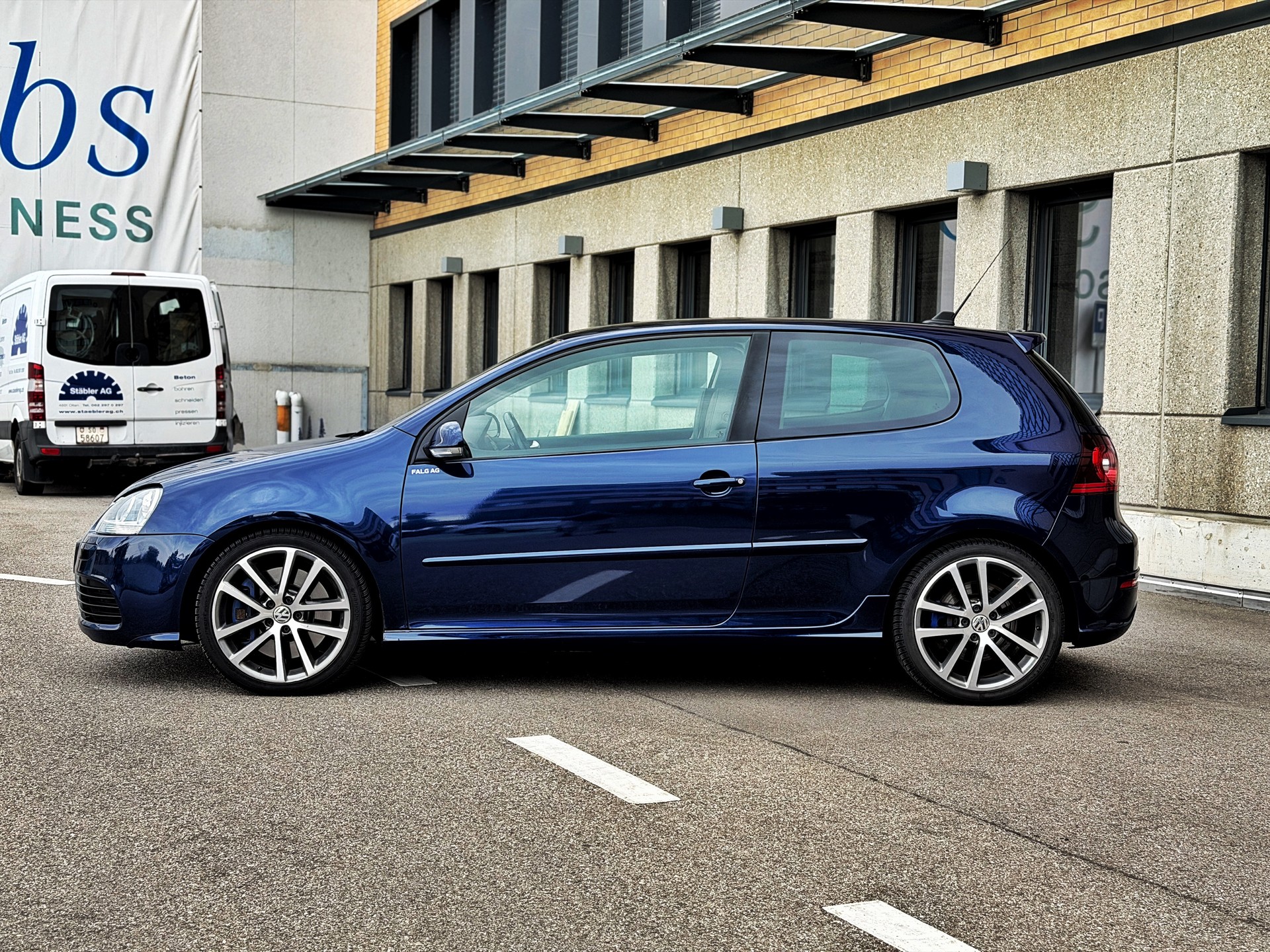 VW Golf R32 4Motion-image-1
