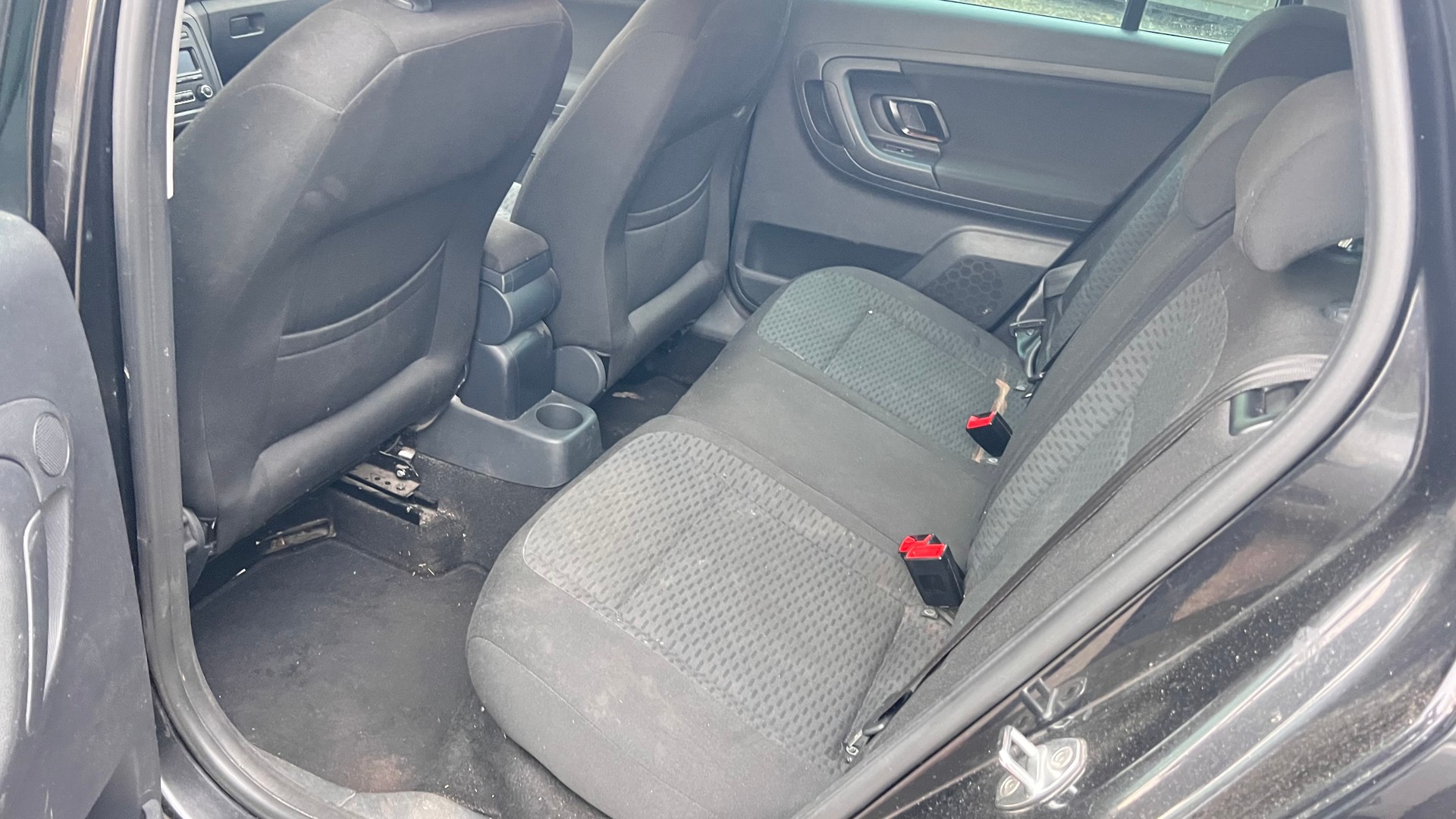 SKODA Fabia 1.2 TSI Ambiente-image-6