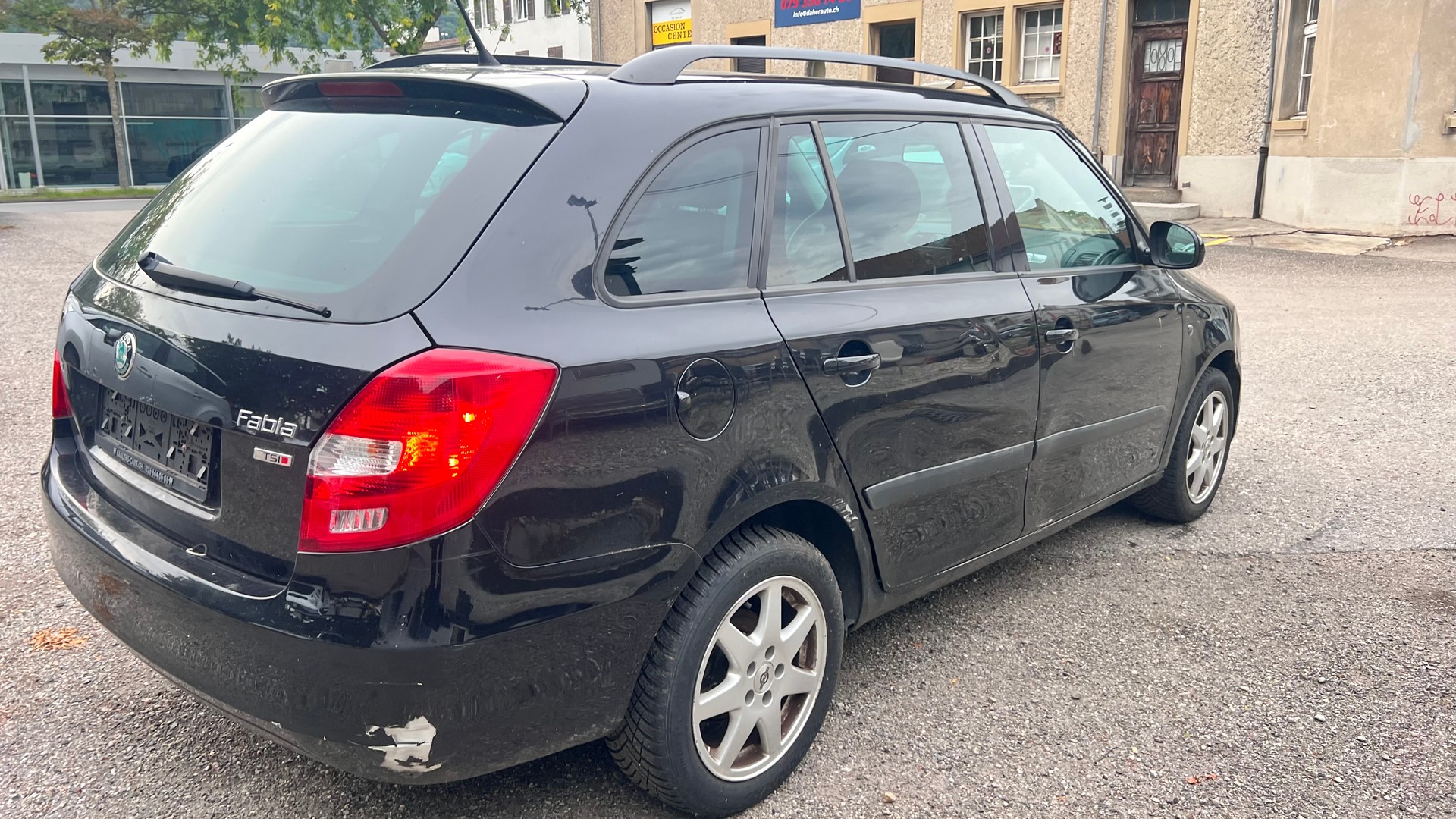 SKODA Fabia 1.2 TSI Ambiente-image-2