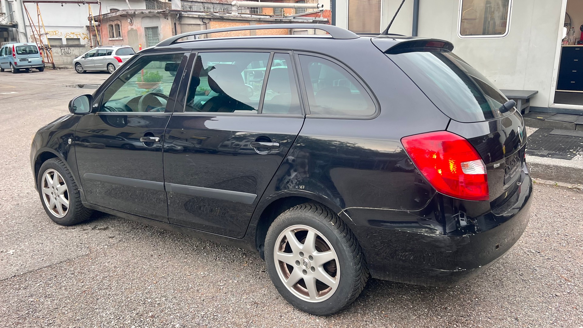 SKODA Fabia 1.2 TSI Ambiente-image-4