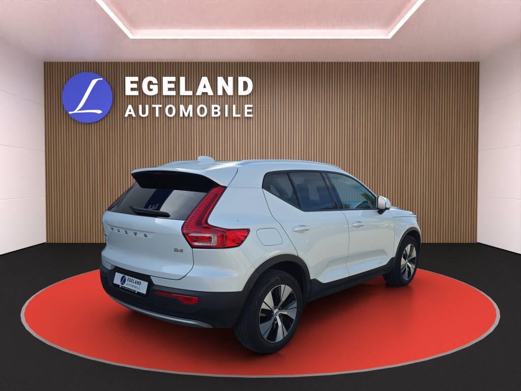 VOLVO XC40 2.0 B4 MH Momentum-image-3