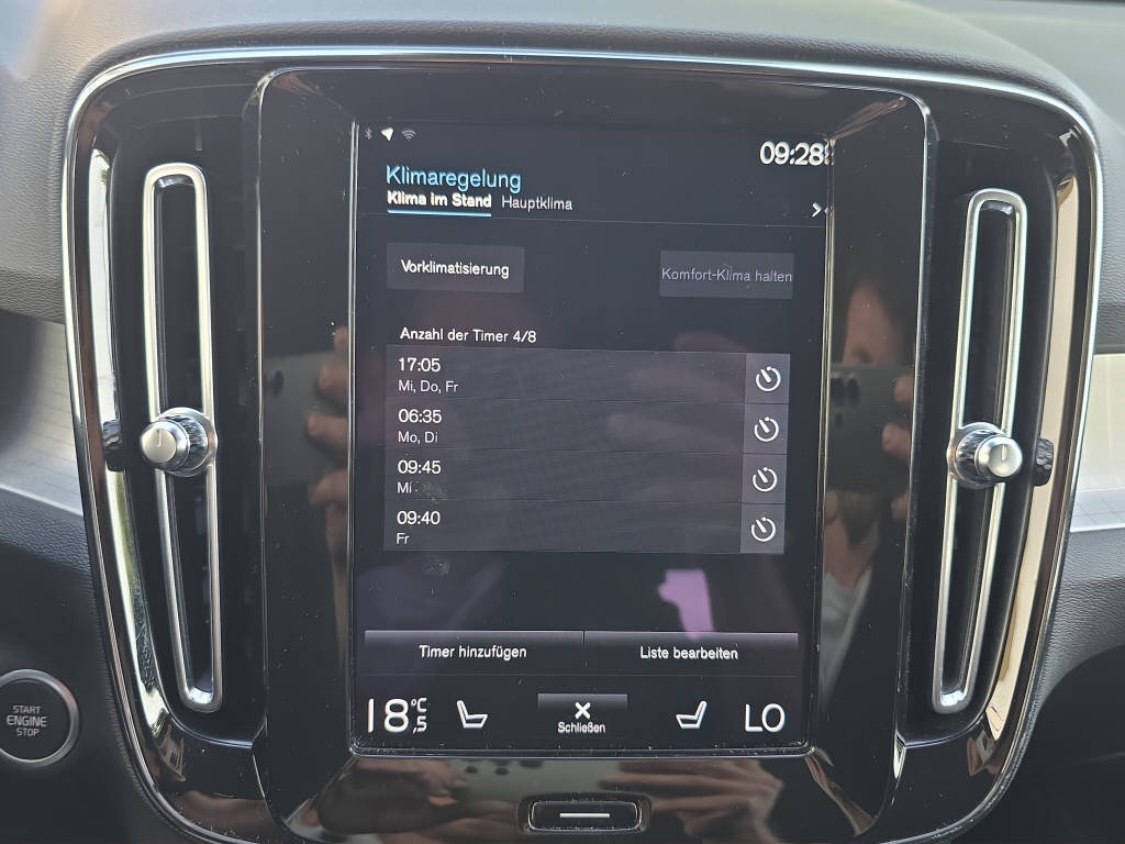 VOLVO XC40 2.0 B4 MH Momentum-image-21