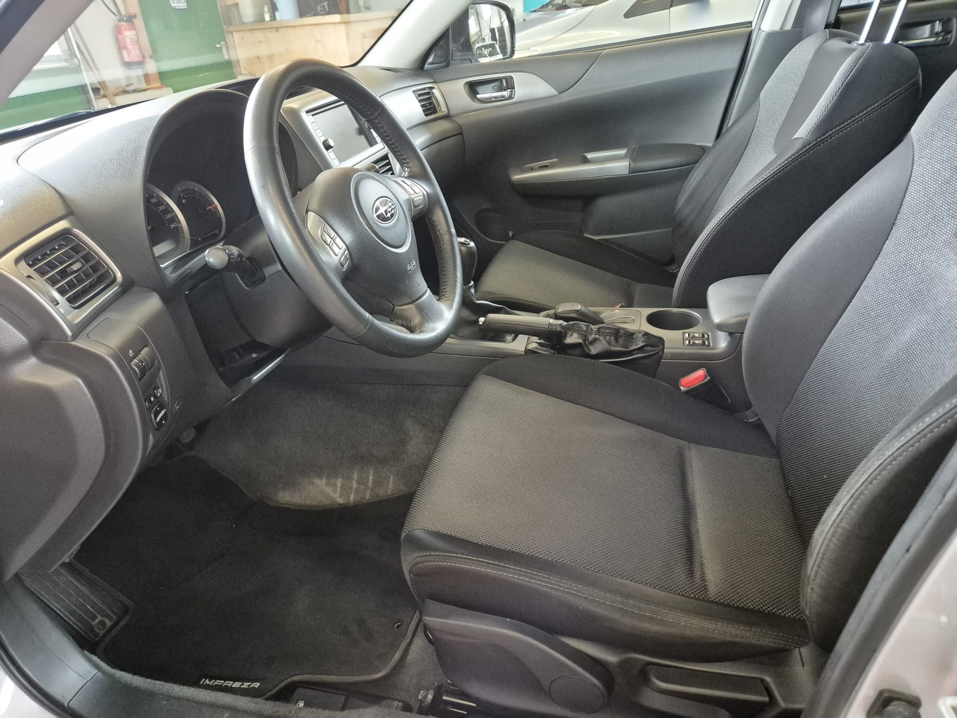 SUBARU Impreza 2.0R Comfort-image-9