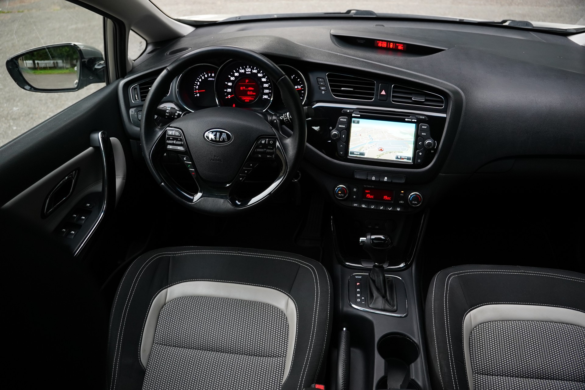 KIA Cee'd Sportswagon 1.6 GDi Style DCT-image-20