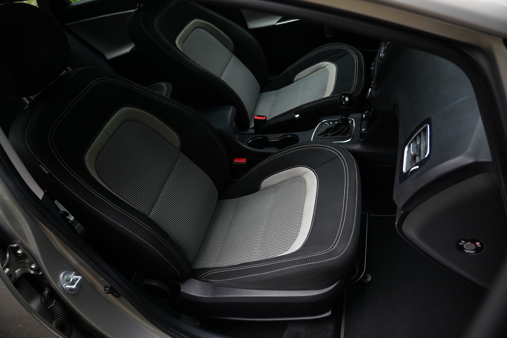 KIA Cee'd Sportswagon 1.6 GDi Style DCT-image-17