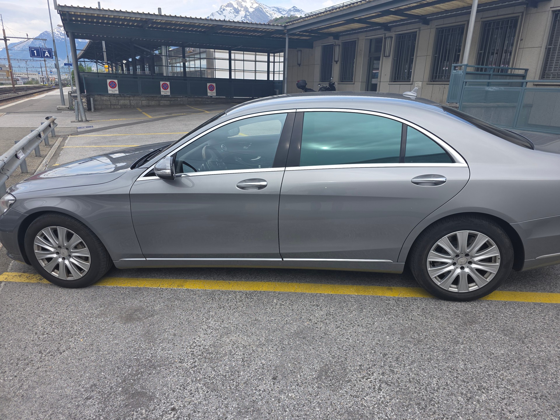 MERCEDES-BENZ S 500 V8 4matic lang-image-2