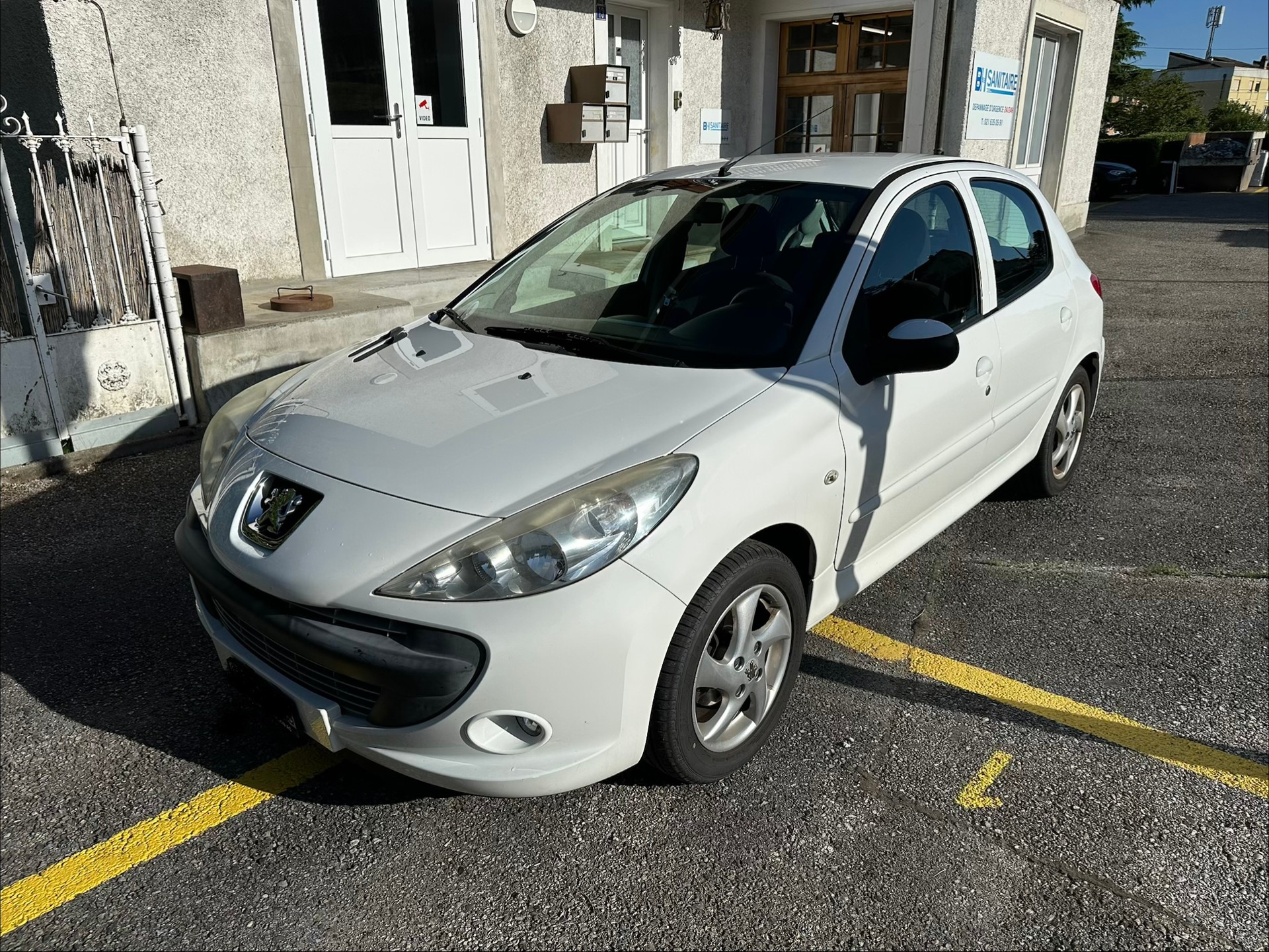 PEUGEOT 1.4 Trendy-image-1