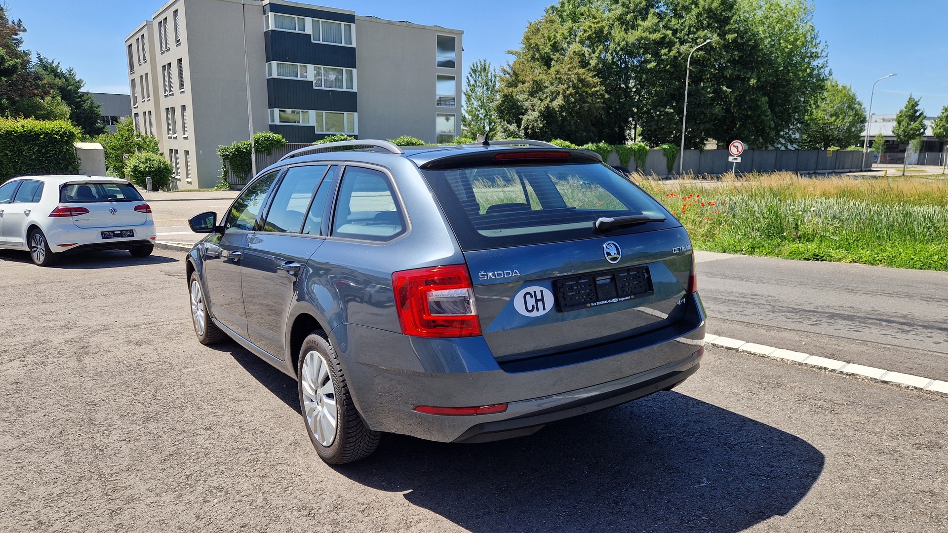 SKODA Octavia Combi 2.0 TDI Ambition 4x4-image-3