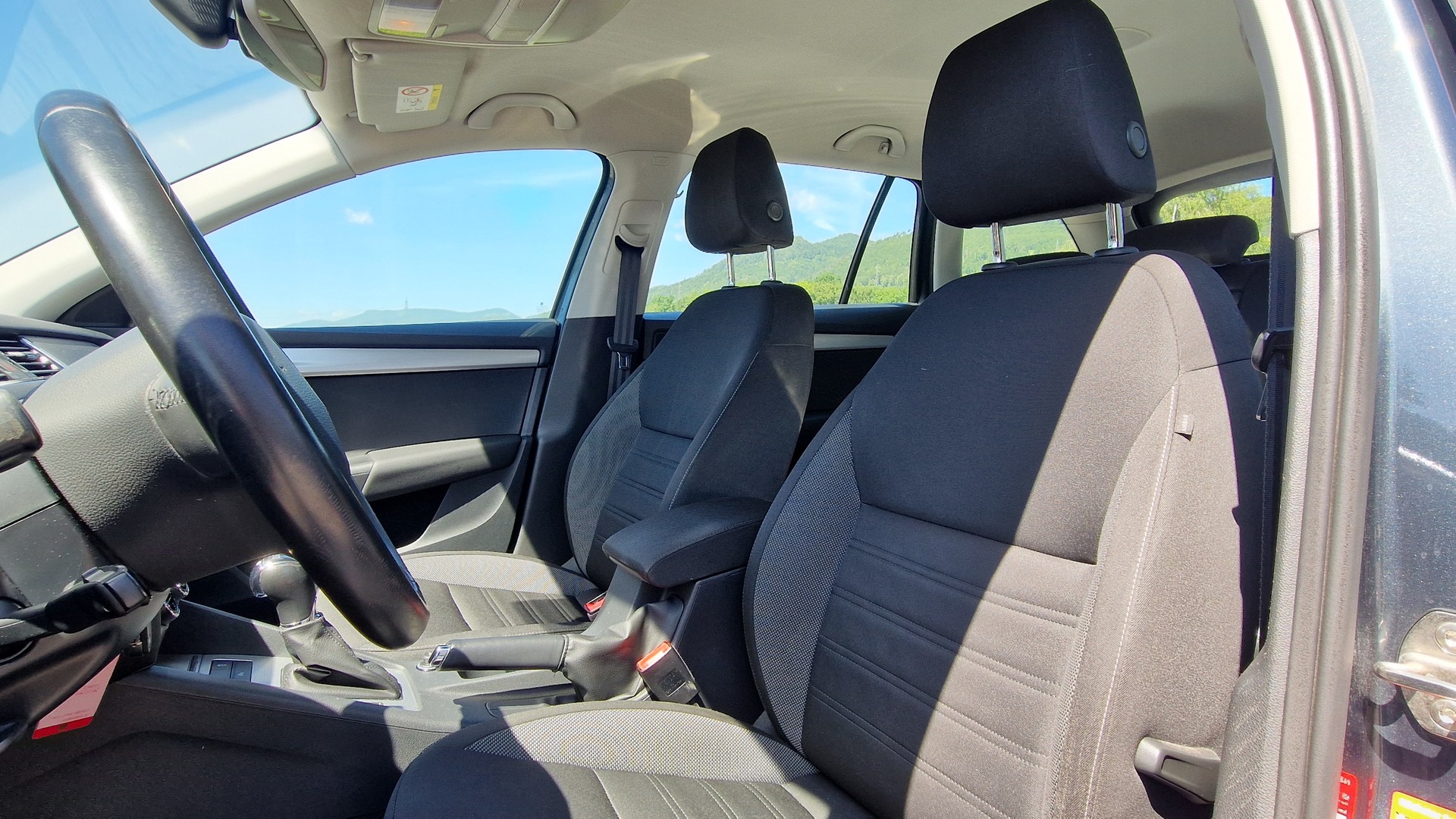 SKODA Octavia Combi 2.0 TDI Ambition 4x4-image-6