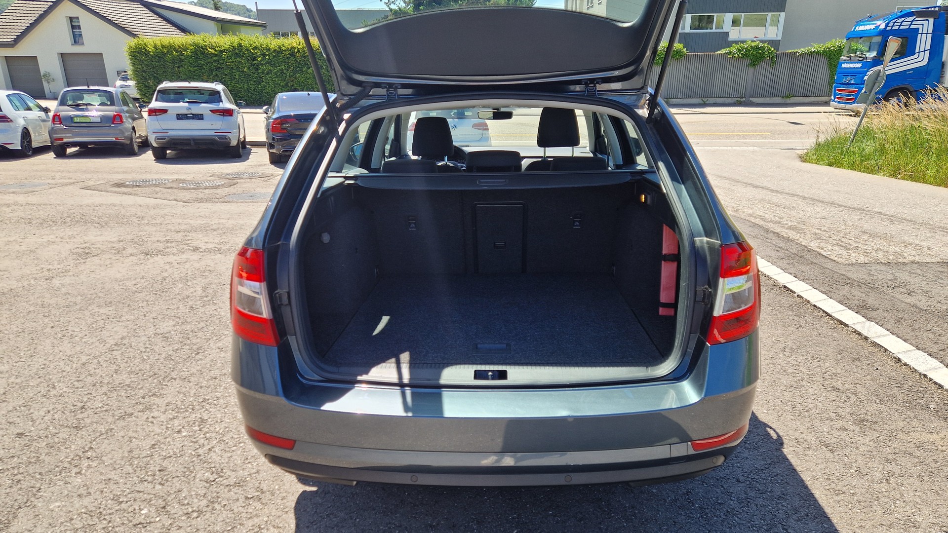 SKODA Octavia Combi 2.0 TDI Ambition 4x4-image-14