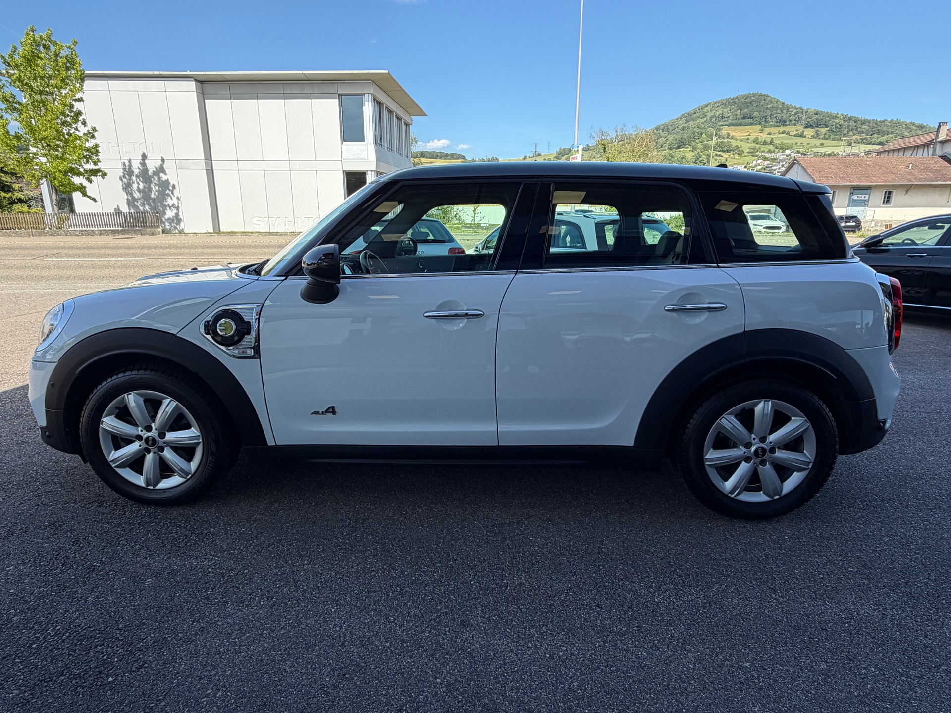 MINI Countryman F60 1.5i Cooper S E ALL4-image-8