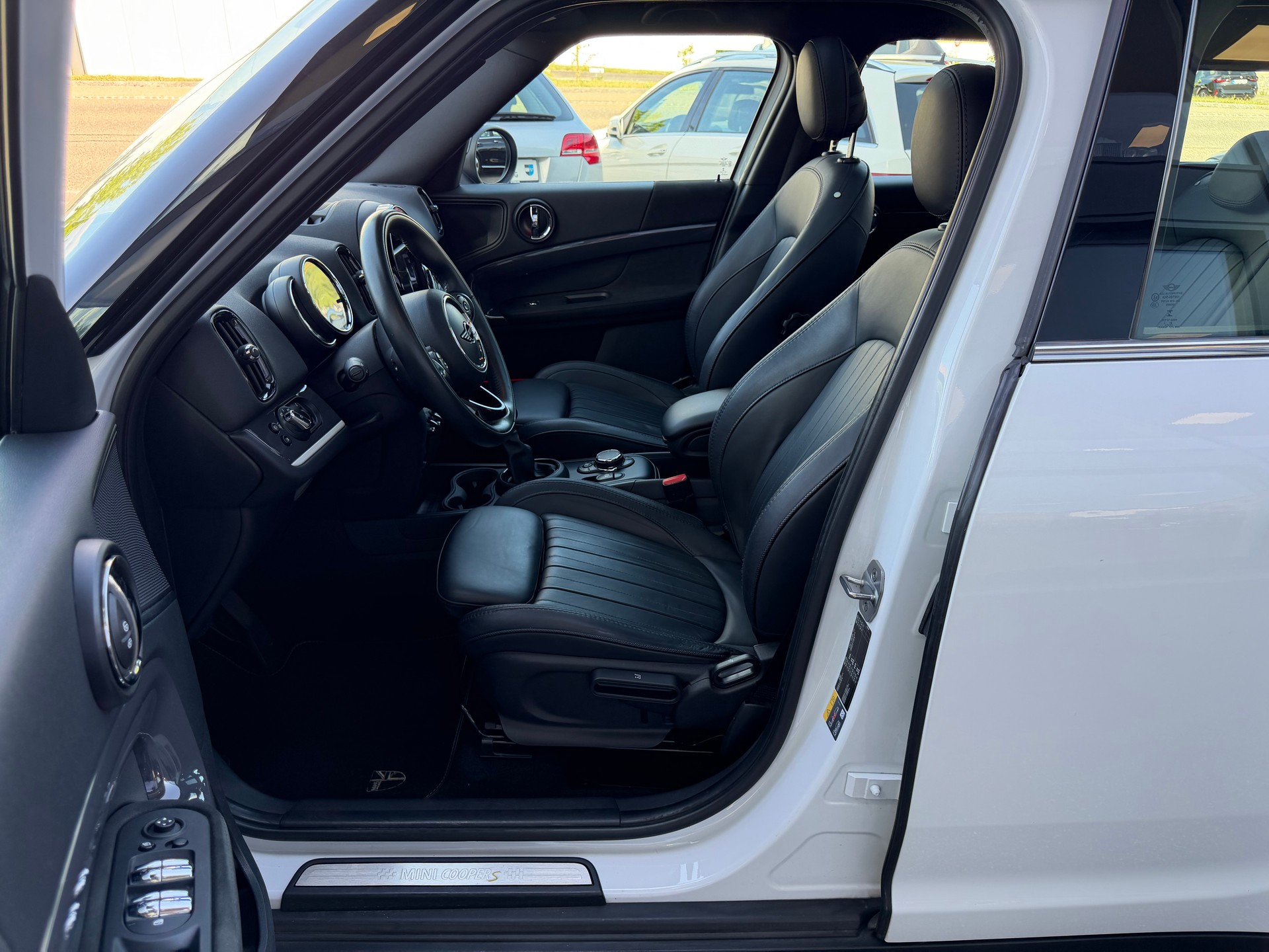 MINI Countryman F60 1.5i Cooper S E ALL4-image-11
