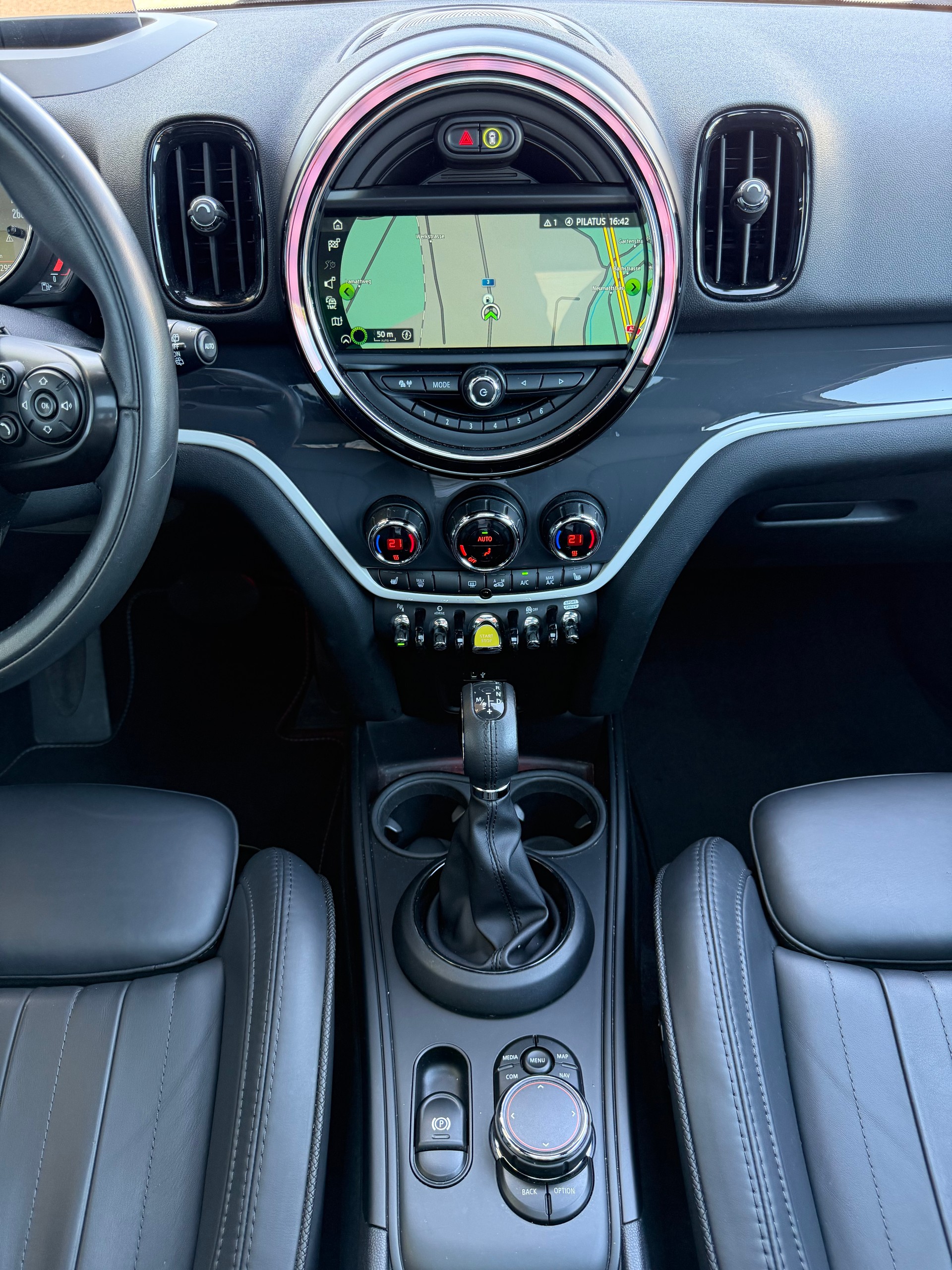 MINI Countryman F60 1.5i Cooper S E ALL4-image-18