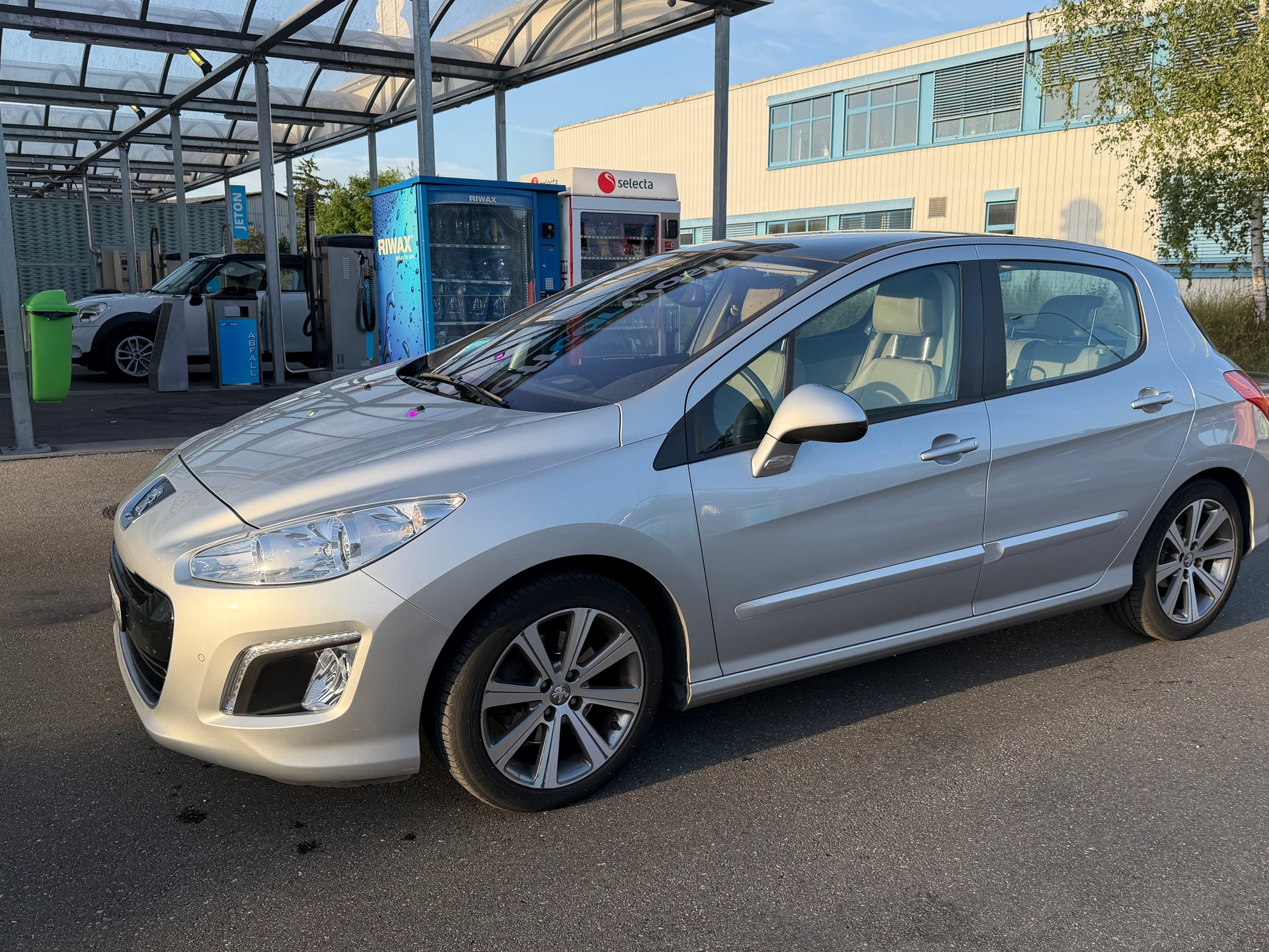 PEUGEOT 1.6 Turbo 156 Allure-image-4