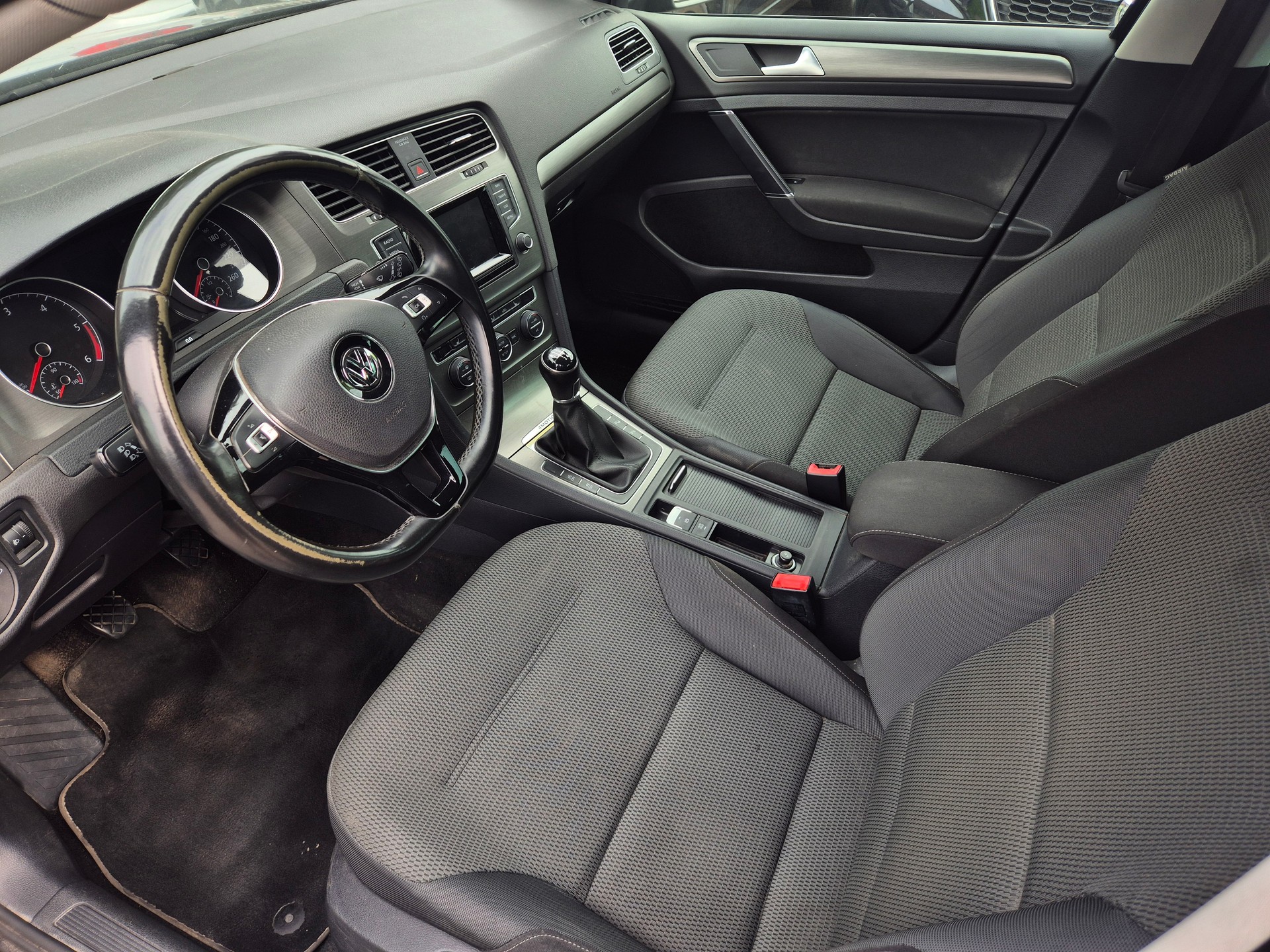 VW Golf 2.0 TDI Comfortline 4Motion-image-5