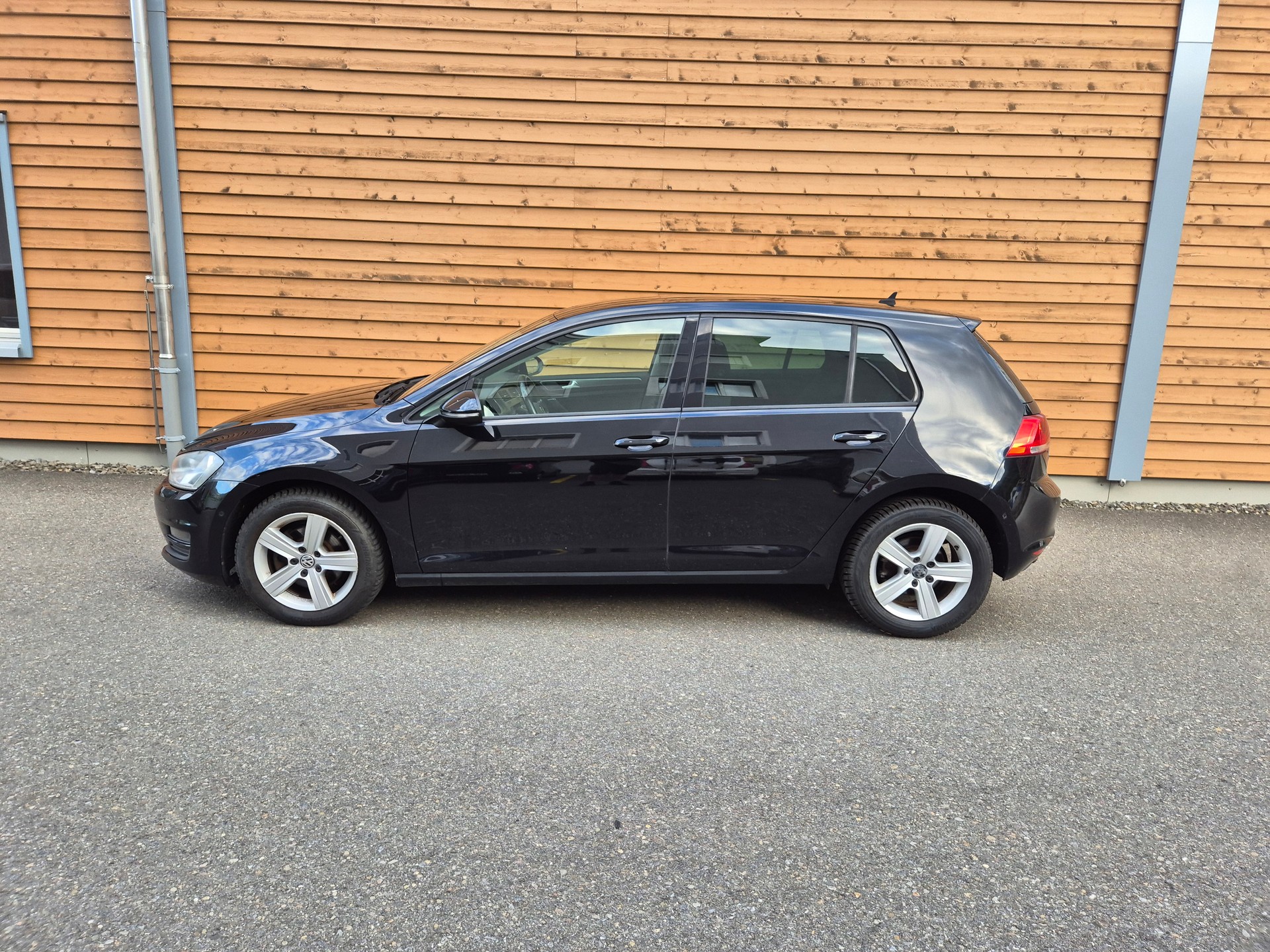 VW Golf 2.0 TDI Comfortline 4Motion-image-1