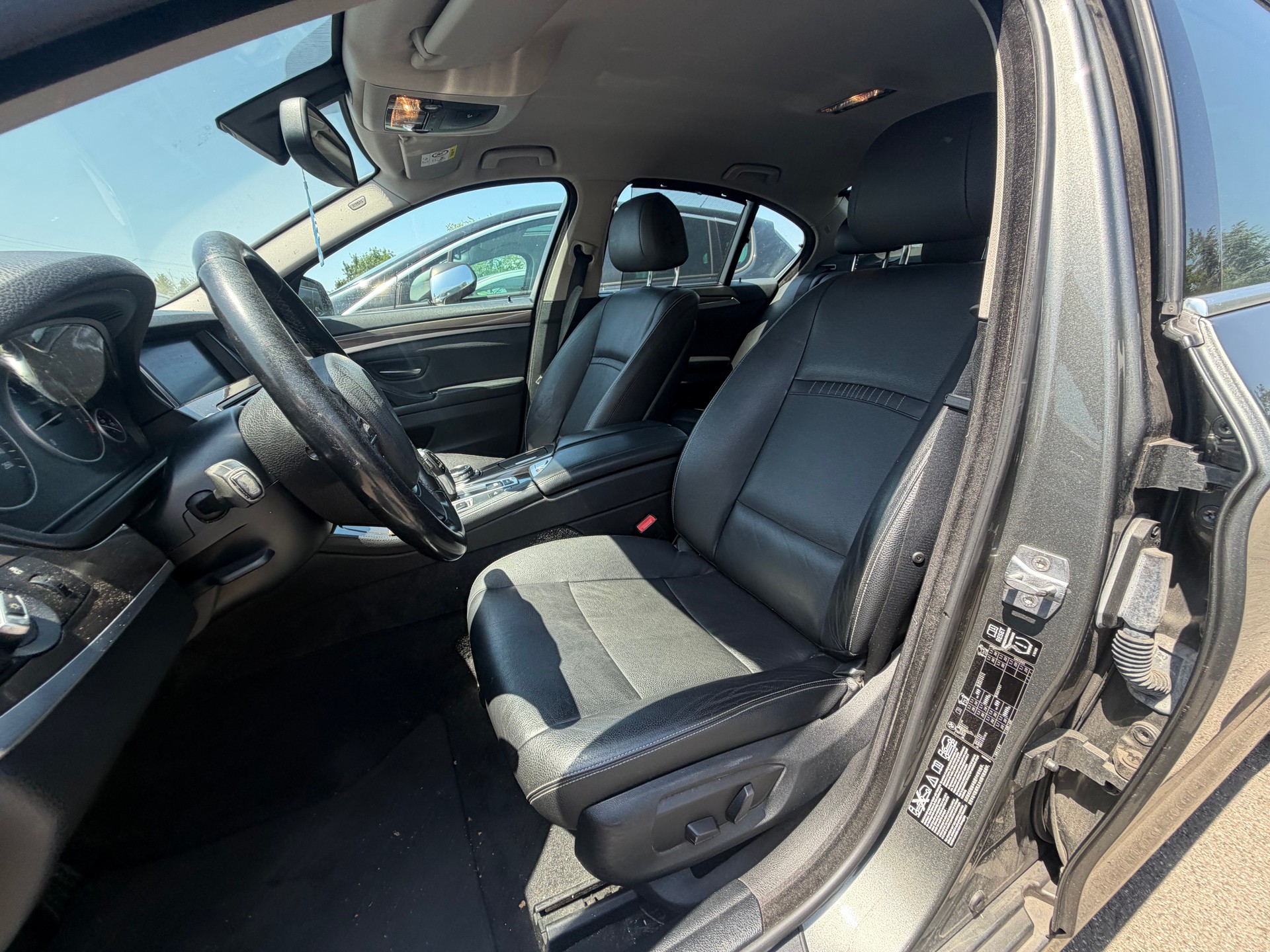 BMW 528i xDrive Modern Line Steptronic-image-5