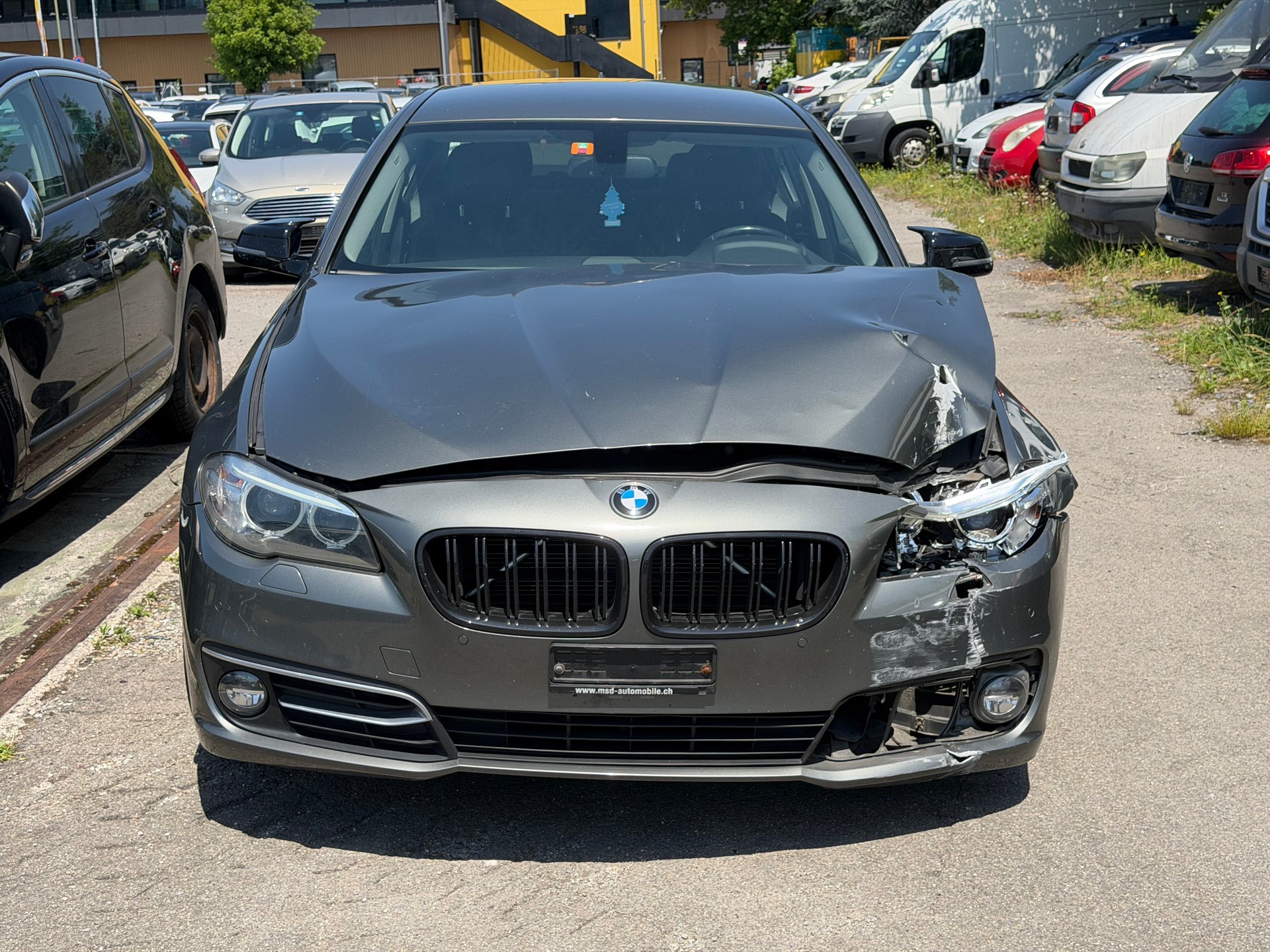 BMW 528i xDrive Modern Line Steptronic-image-2
