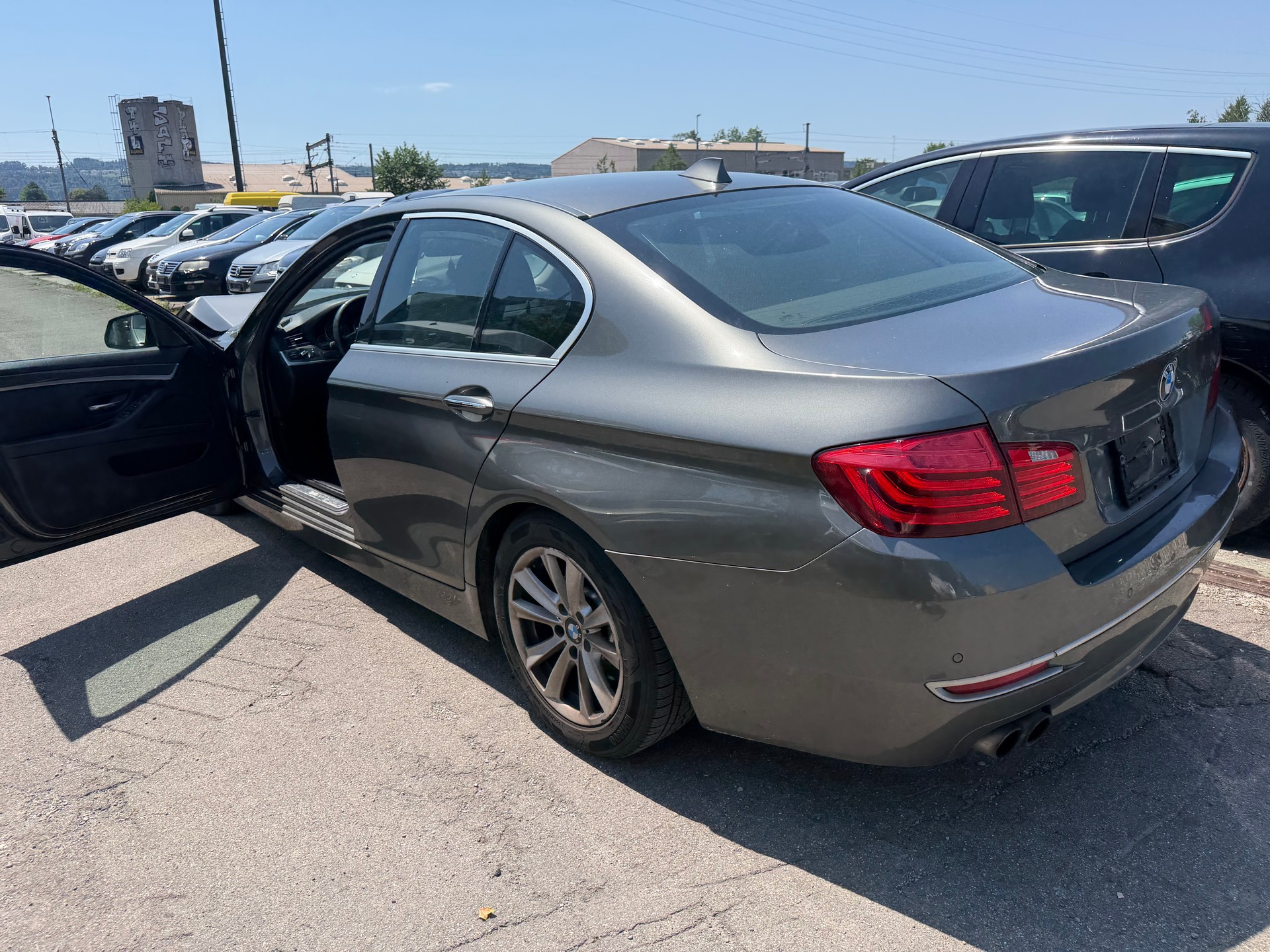 BMW 528i xDrive Modern Line Steptronic-image-8