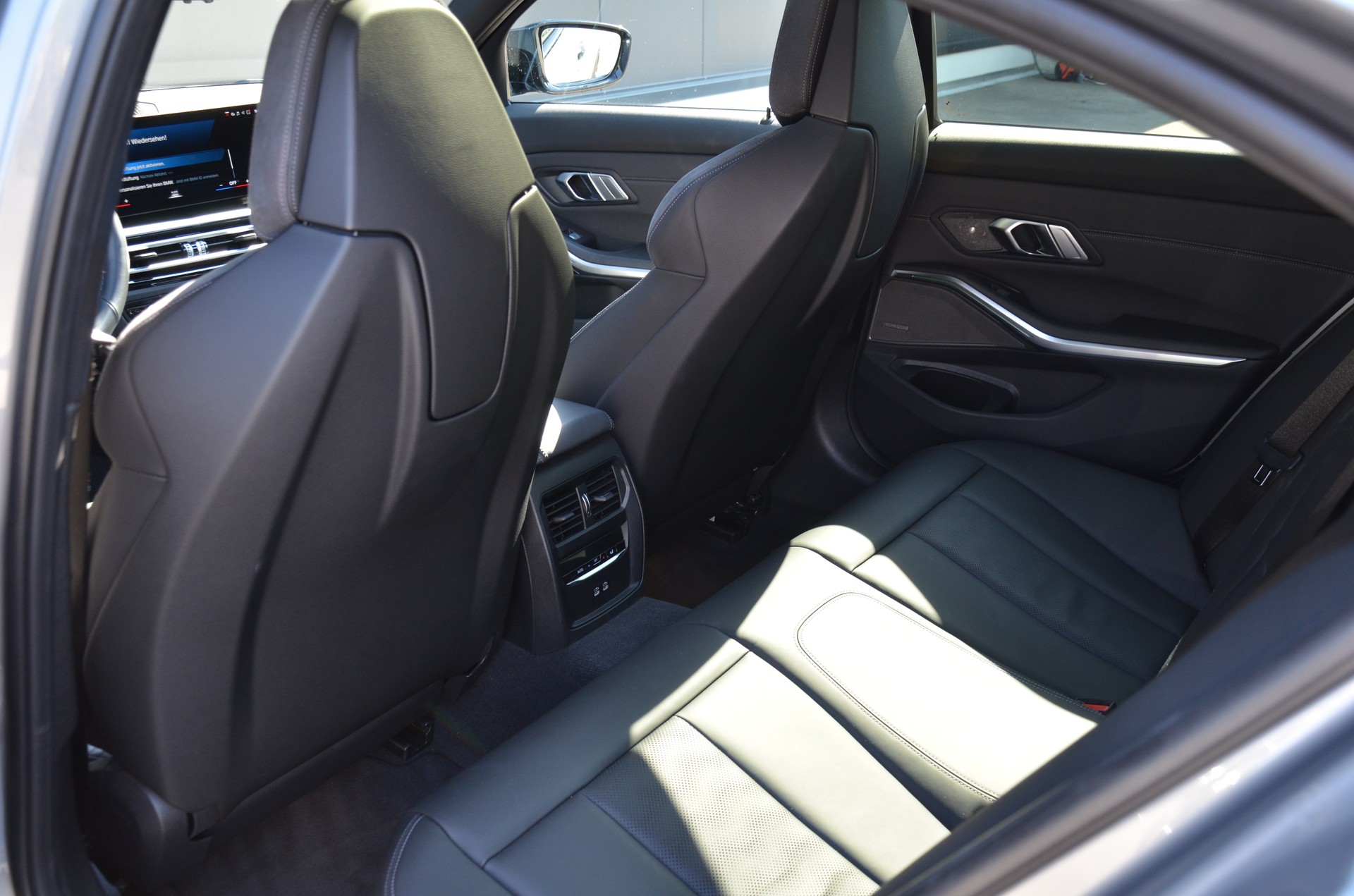 BMW M3 Competition M xDrive-image-9