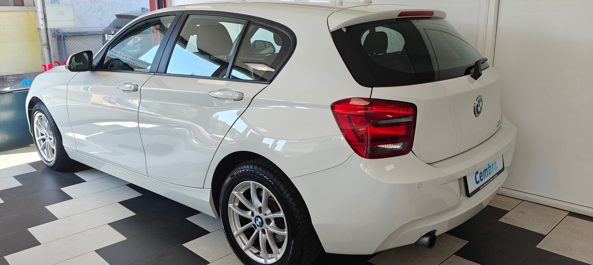 BMW 116i Urban Line-image-3