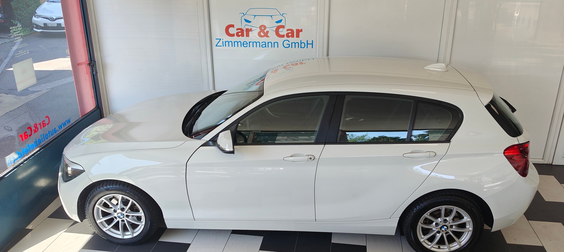 BMW 116i Urban Line-image-1