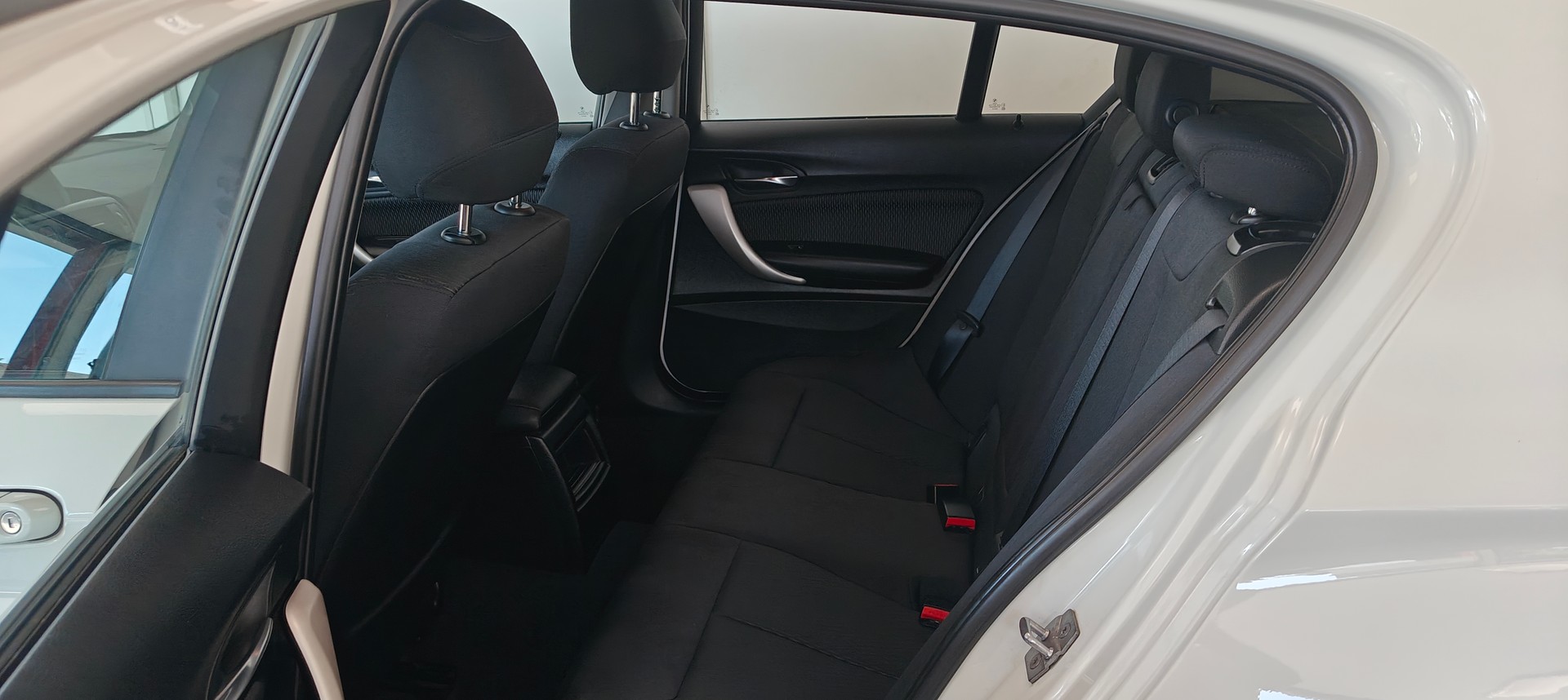 BMW 116i Urban Line-image-9