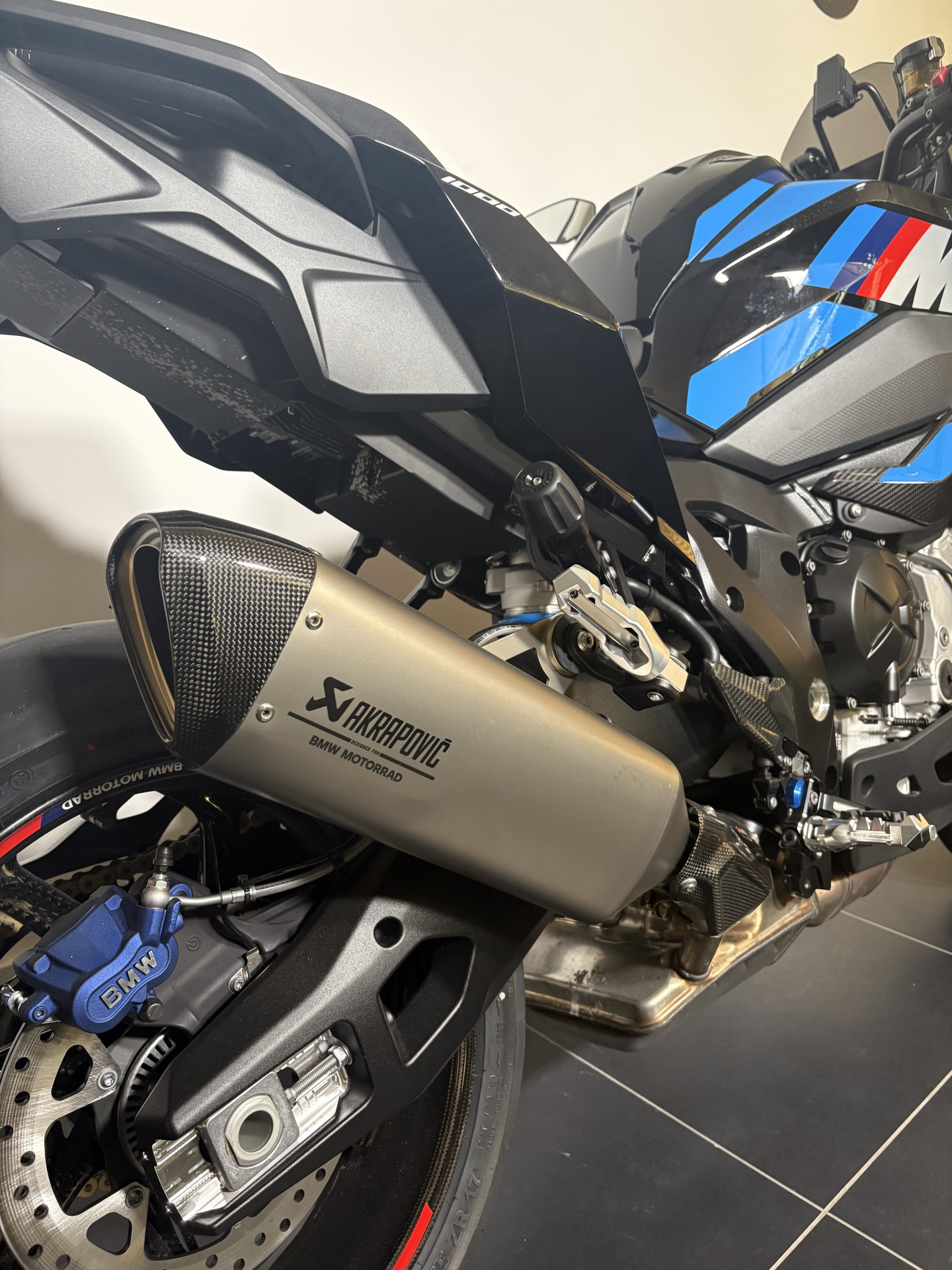 BMW M 1000 XR Competition-image-4