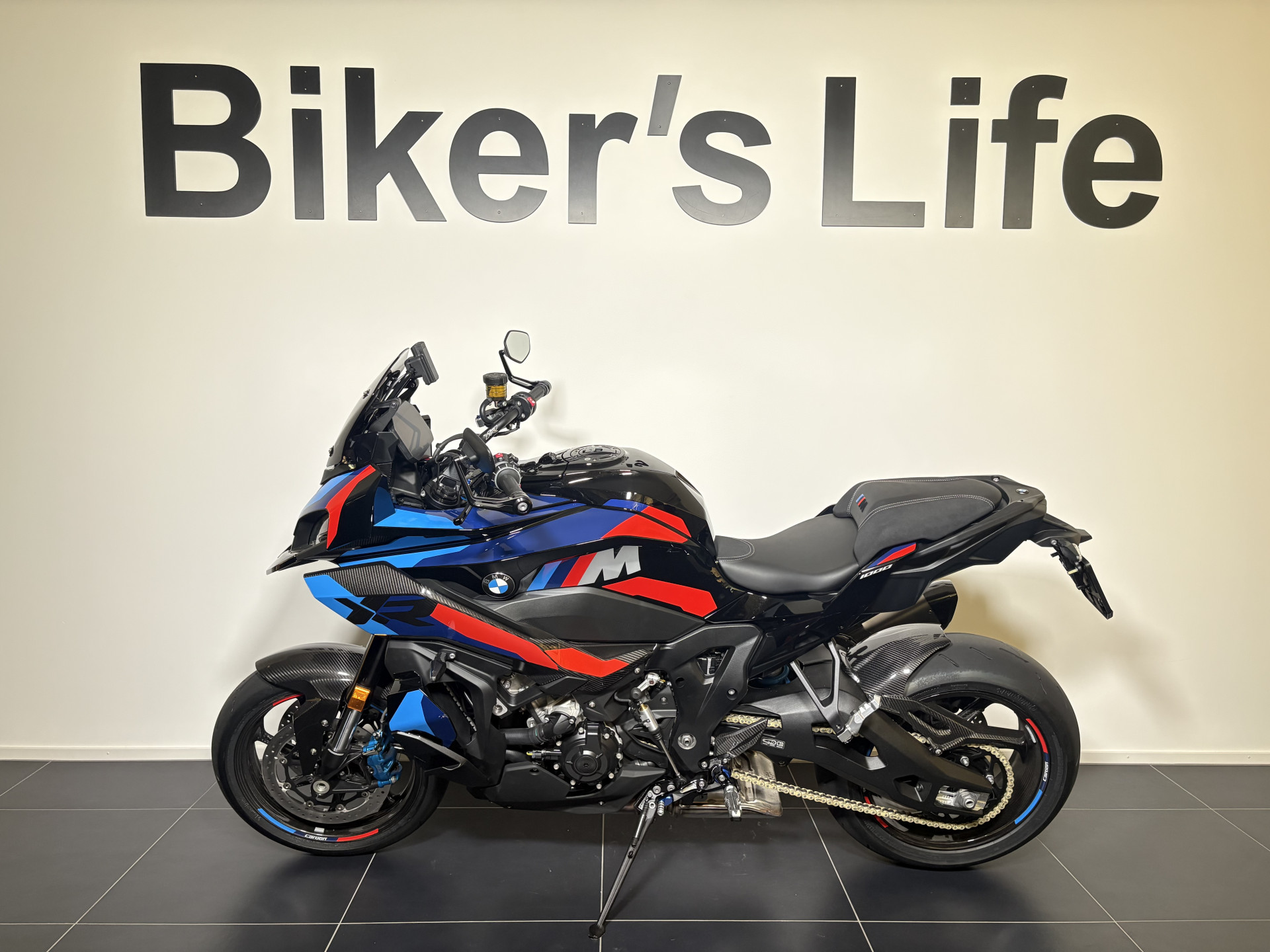 BMW M 1000 XR Competition-showroom-element-1