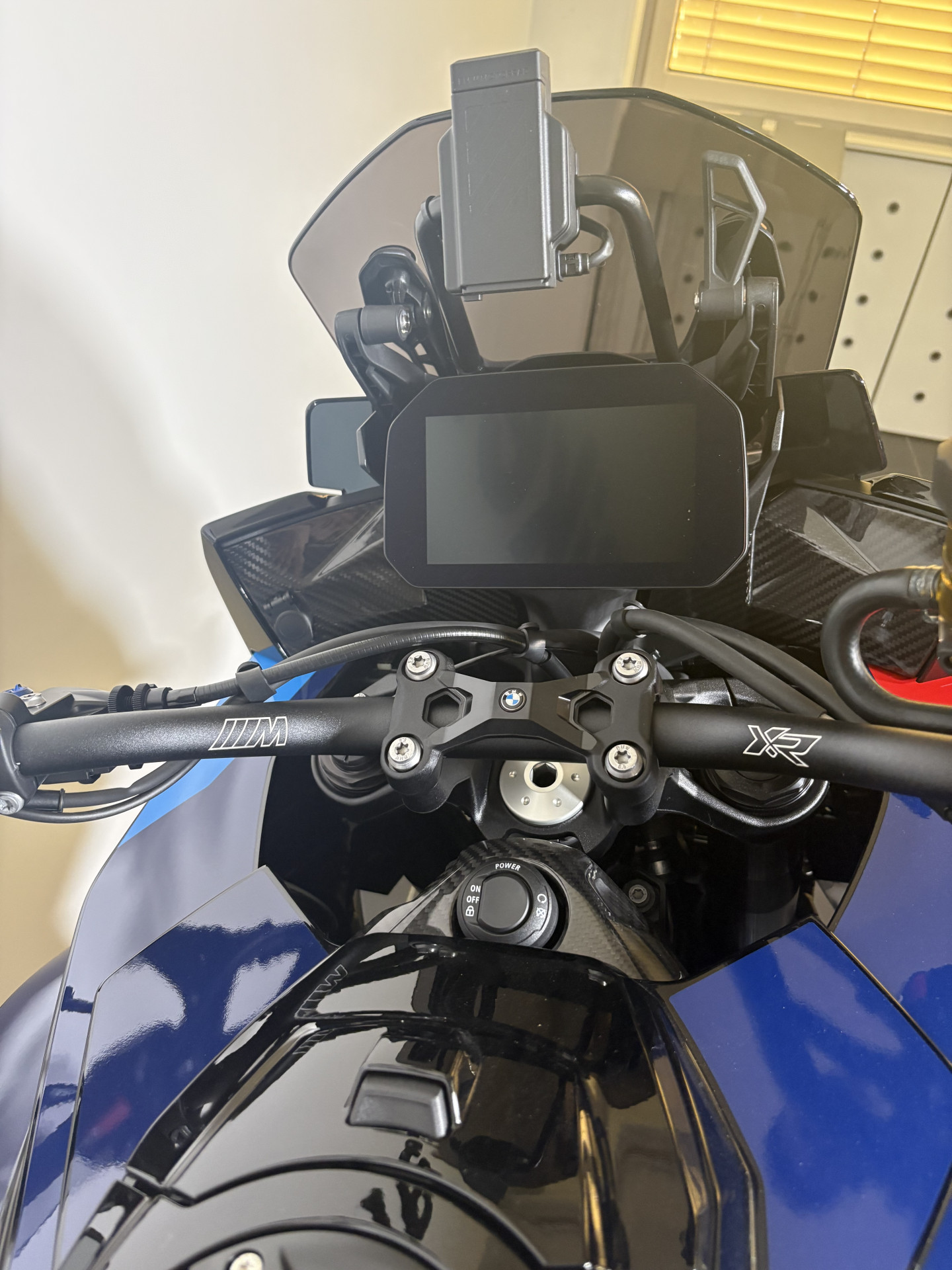 BMW M 1000 XR Competition-showroom-element-2