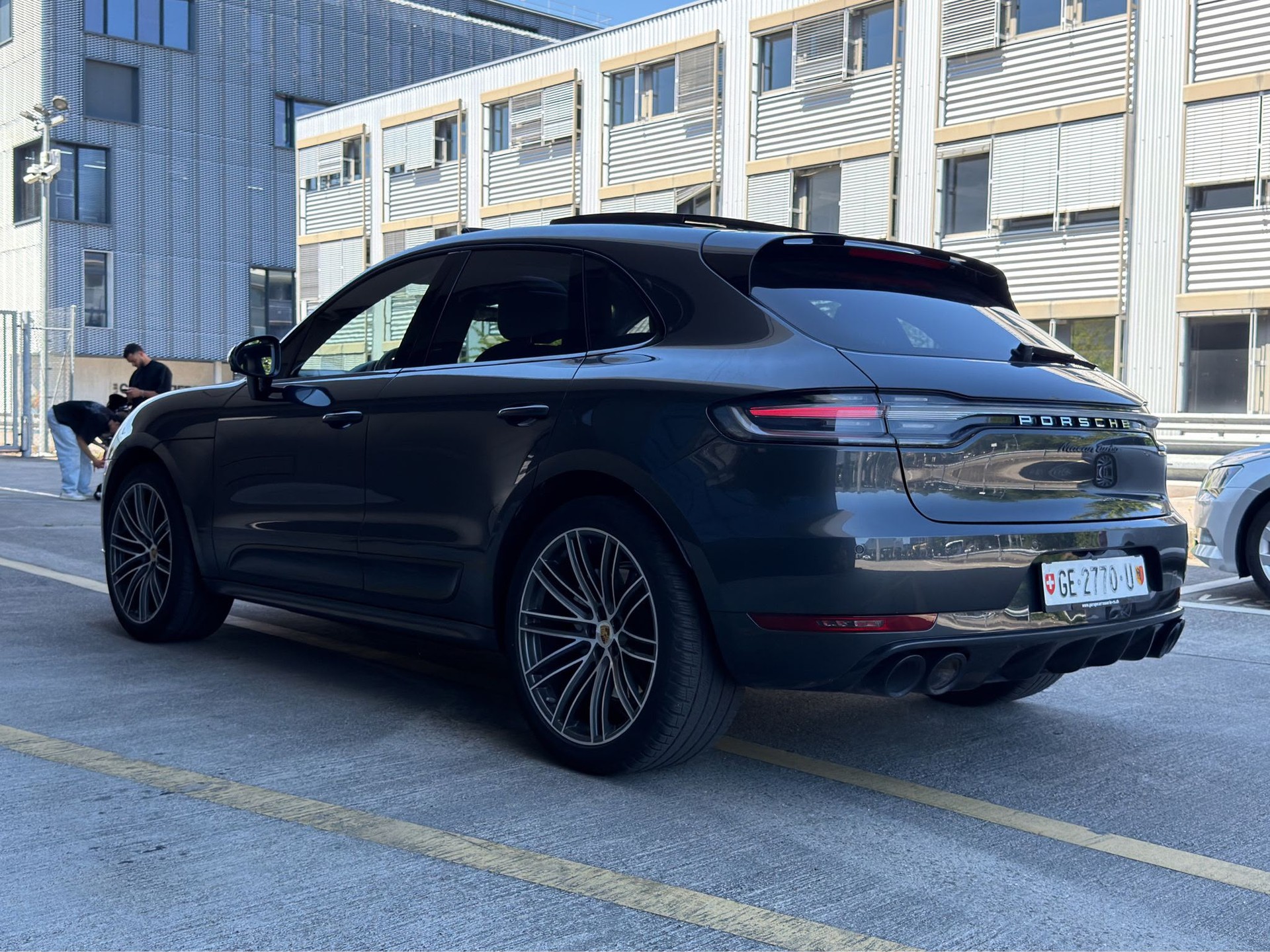 PORSCHE Macan Turbo PACK CARBON-image-3