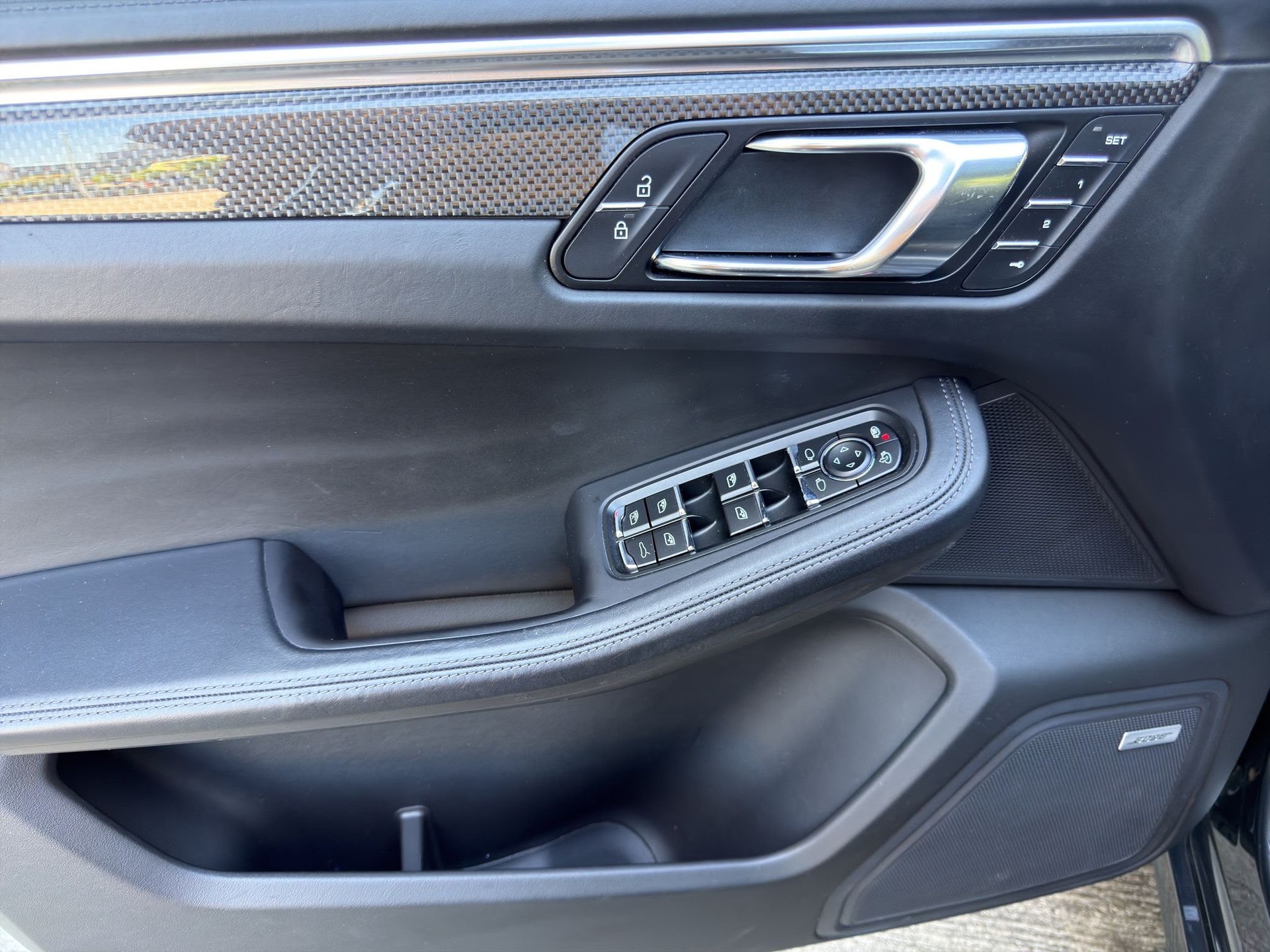 PORSCHE Macan Turbo PACK CARBON-image-13