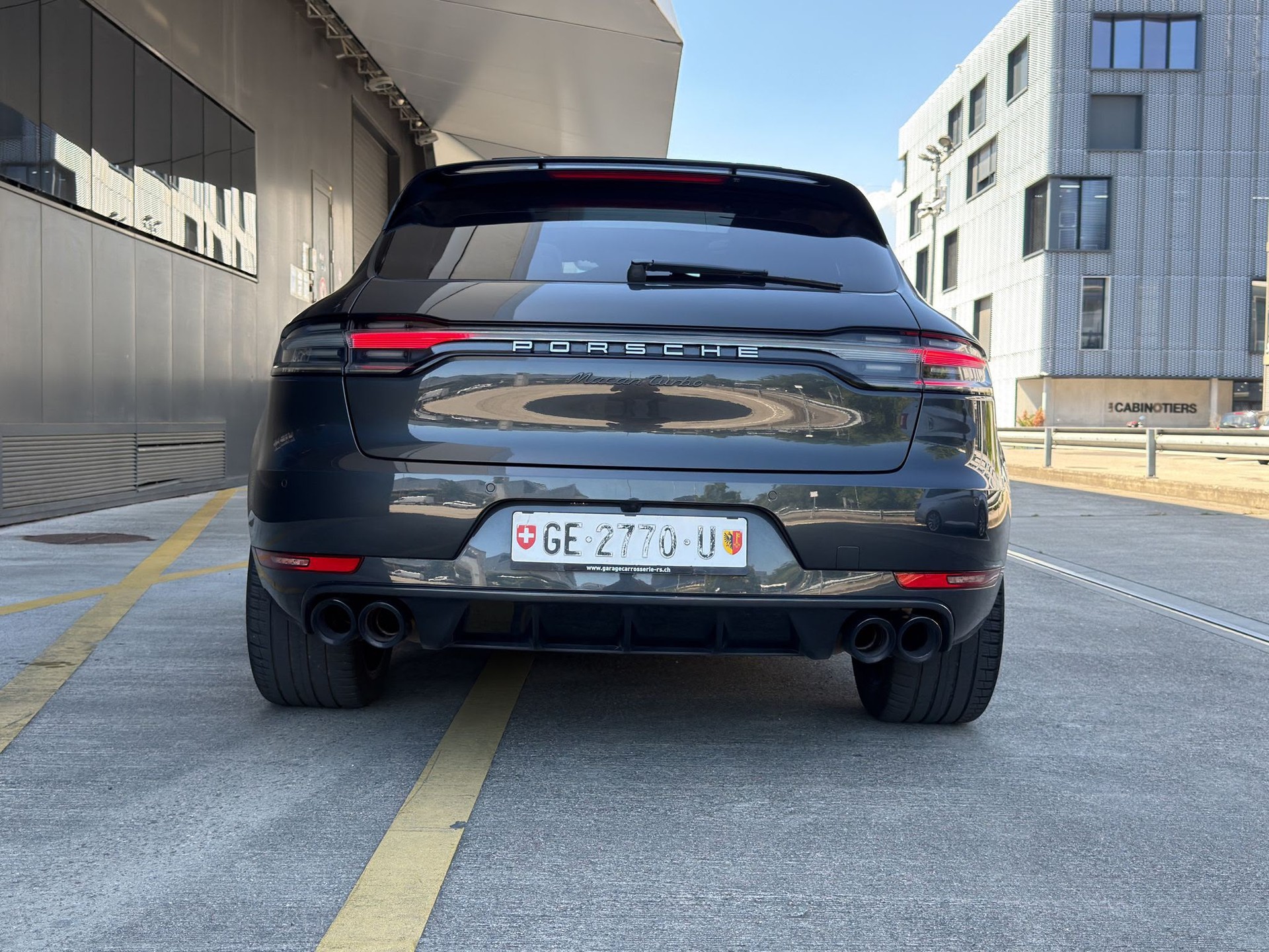 PORSCHE Macan Turbo PACK CARBON-image-2