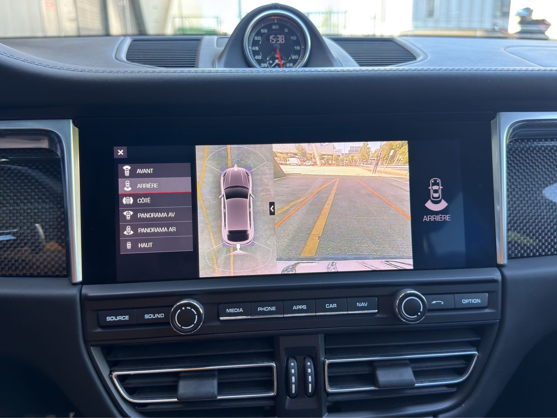 PORSCHE Macan Turbo PACK CARBON-image-11