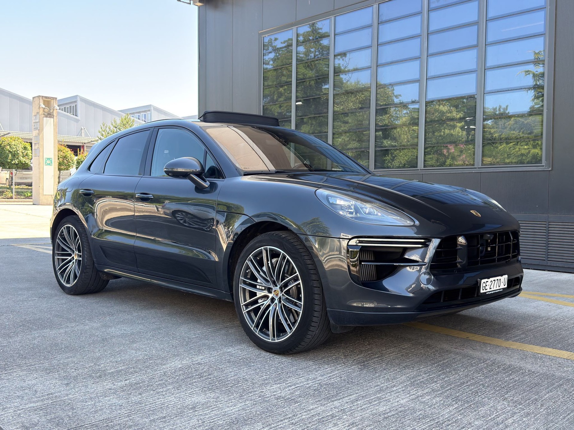 PORSCHE Macan Turbo PACK CARBON-image-0