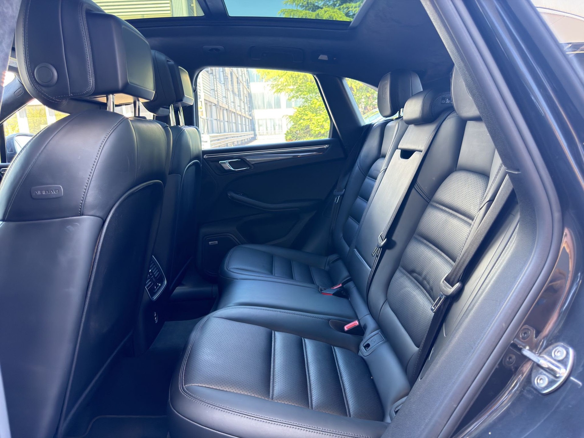 PORSCHE Macan Turbo PACK CARBON-image-9