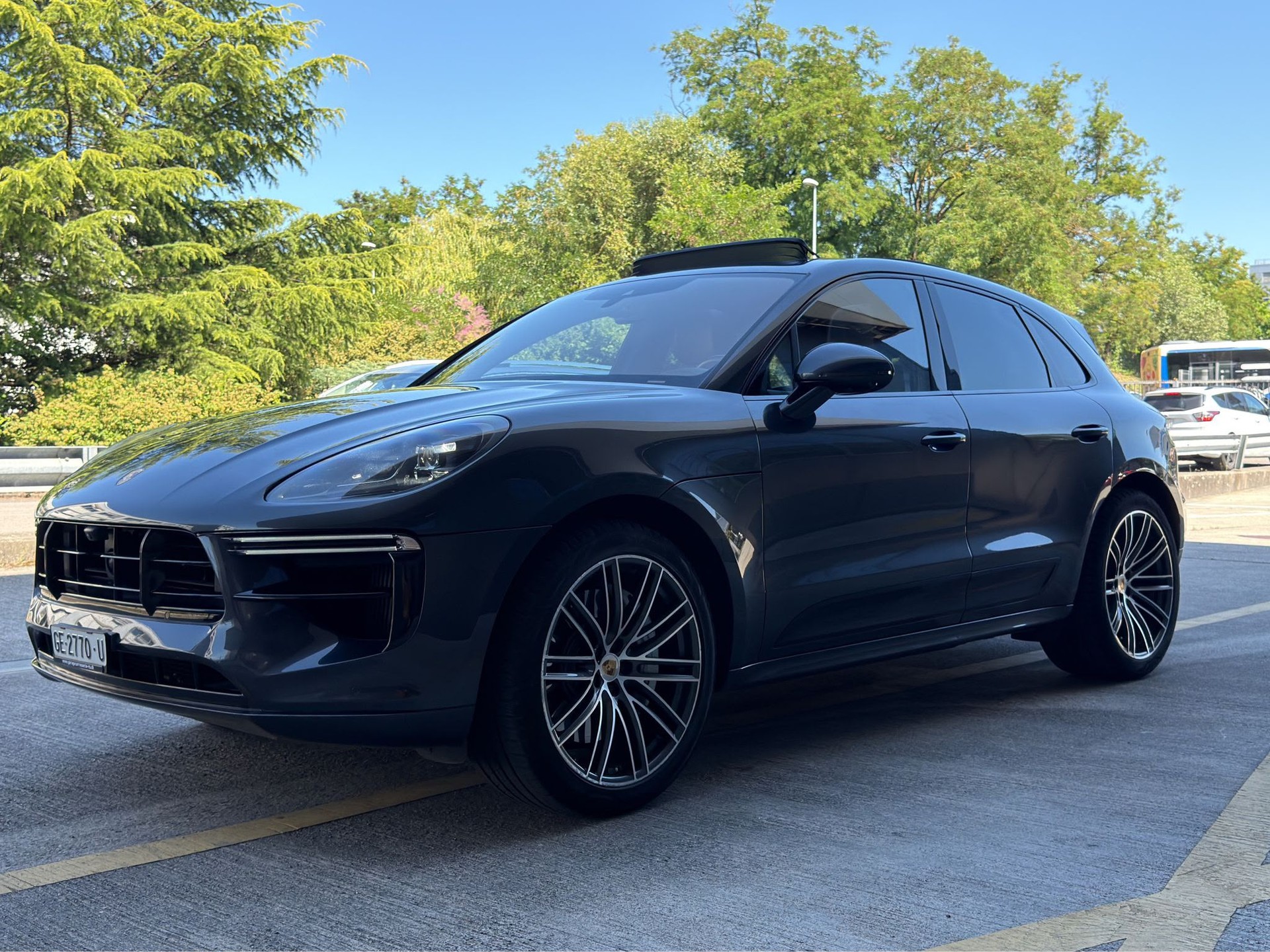 PORSCHE Macan Turbo PACK CARBON-image-4