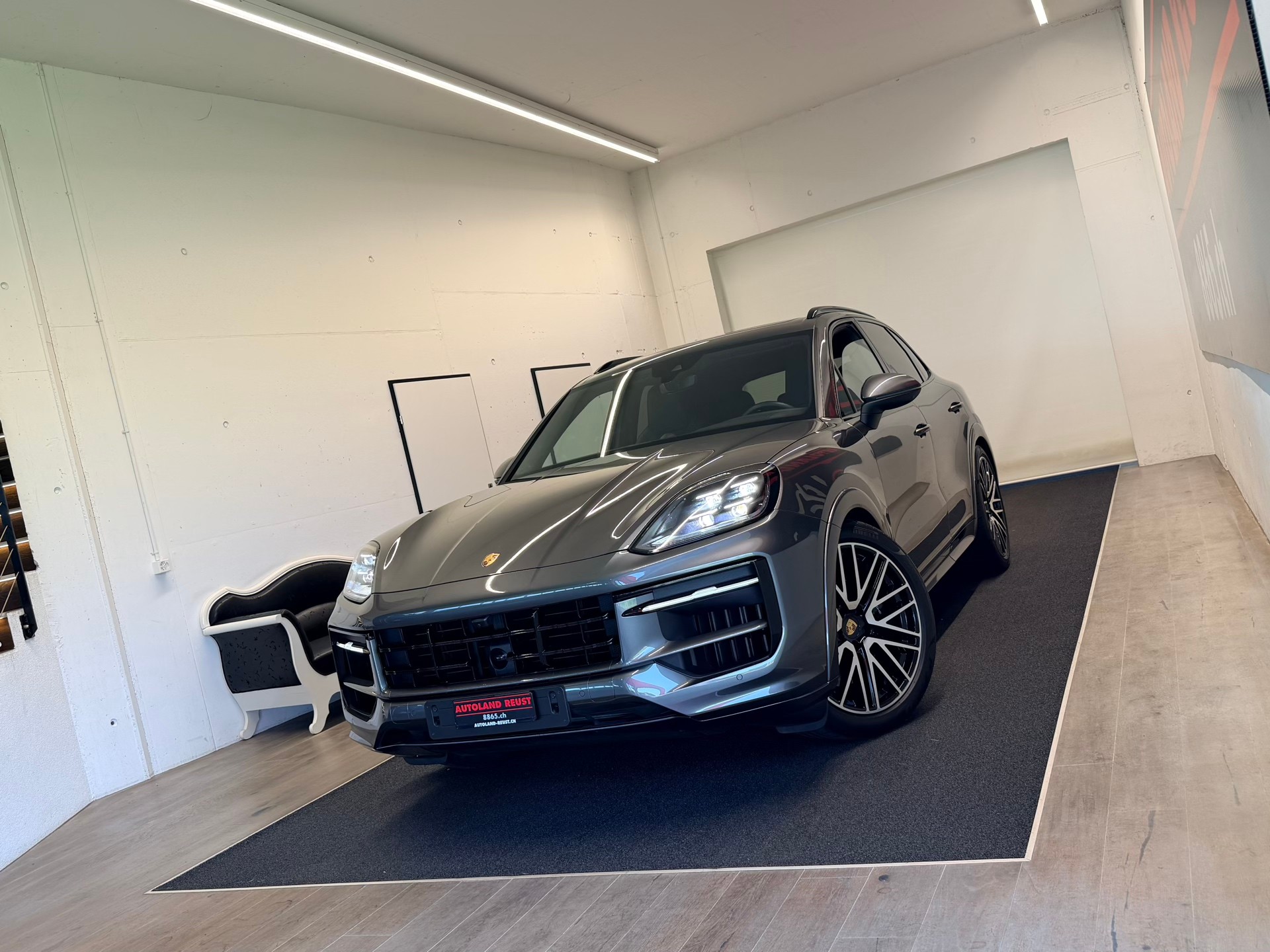 PORSCHE Cayenne S Tiptronic-image-4