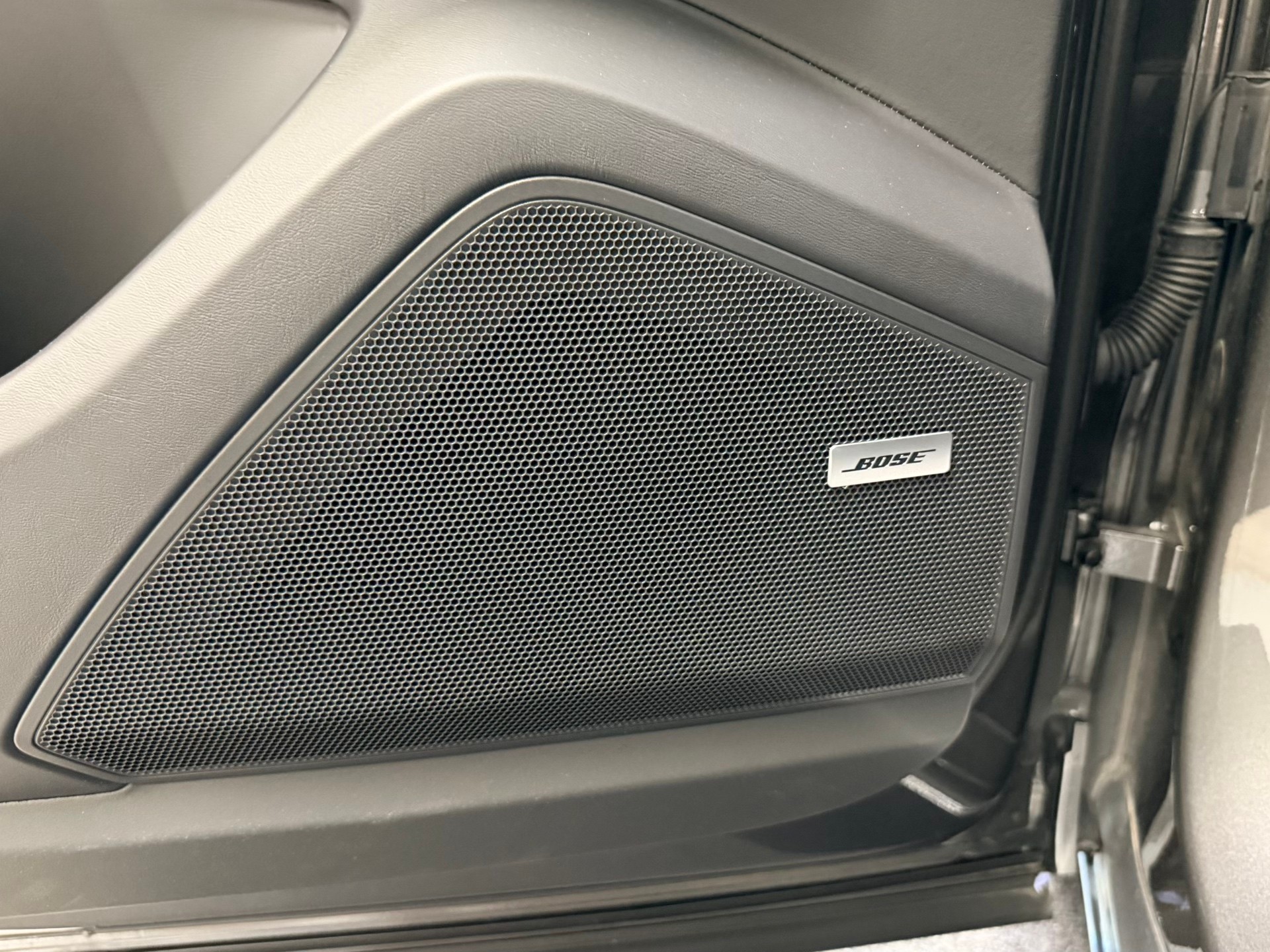 PORSCHE Cayenne S Tiptronic-image-14