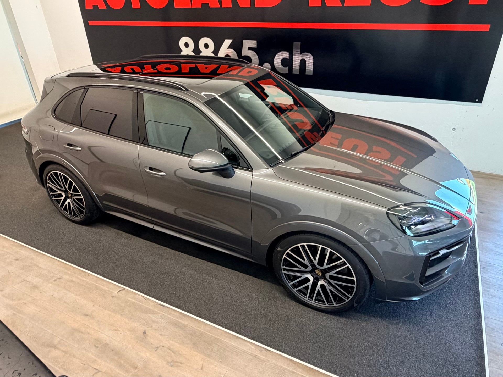 PORSCHE Cayenne S Tiptronic-image-5