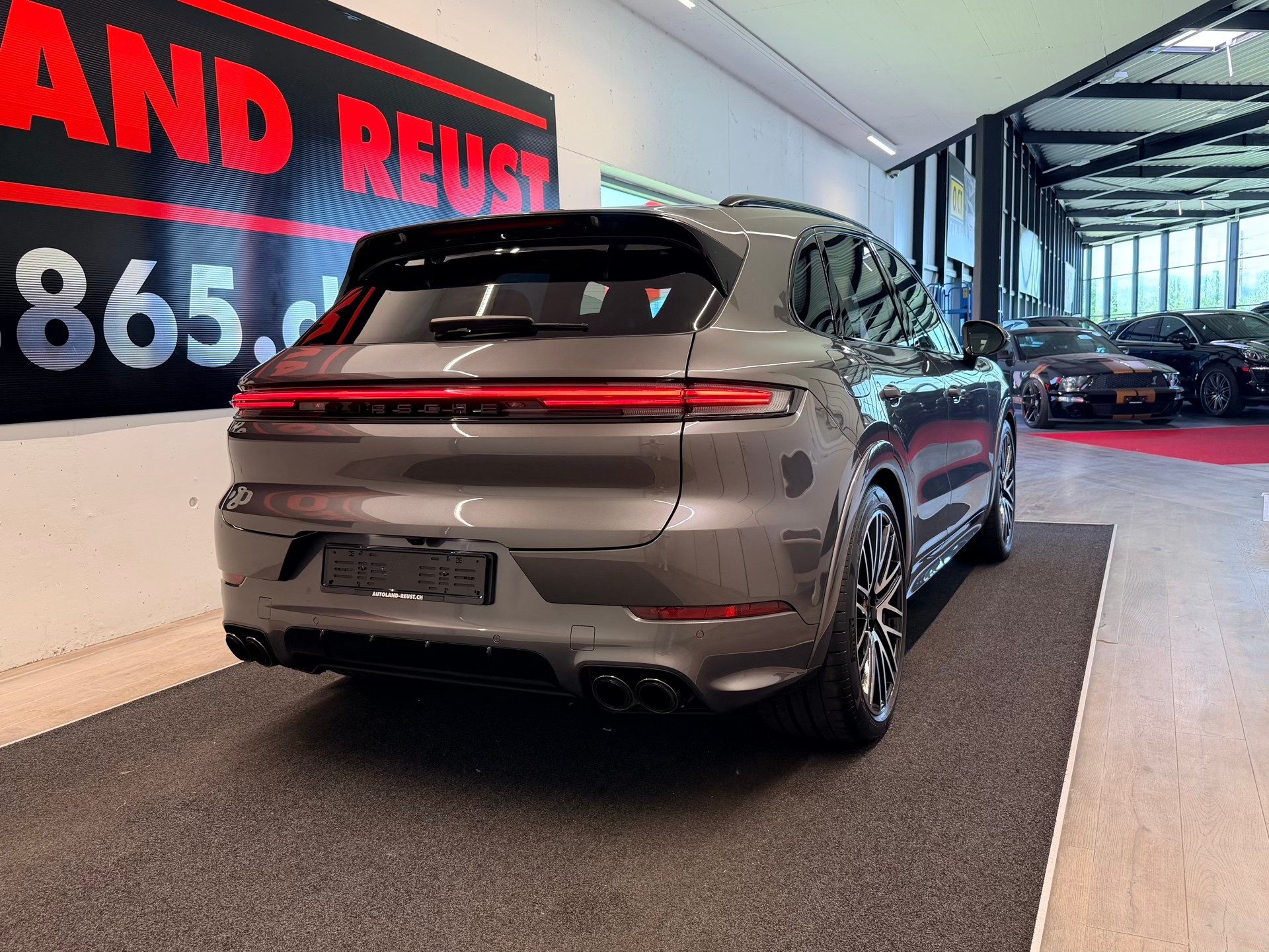 PORSCHE Cayenne S Tiptronic-image-7