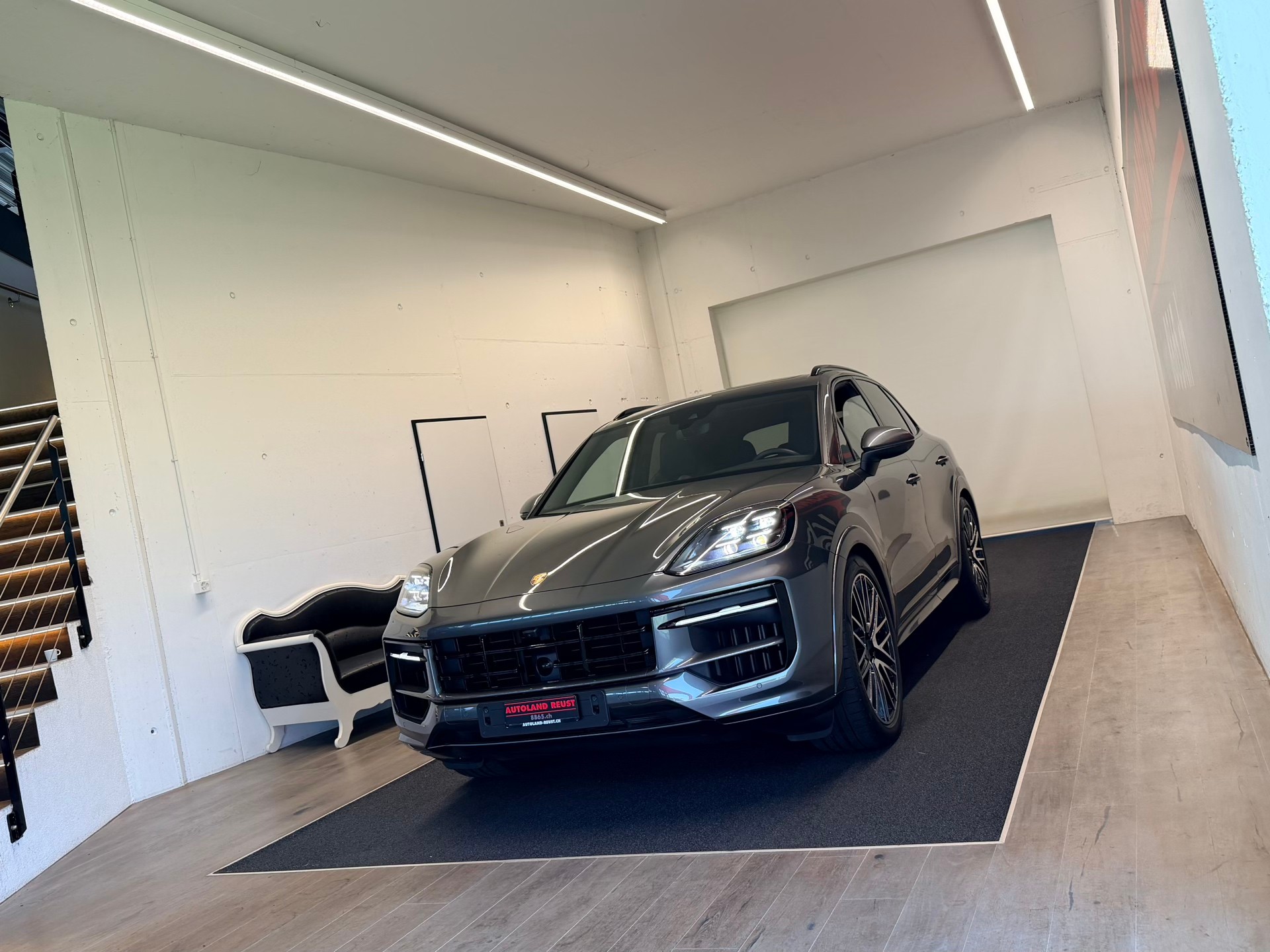 PORSCHE Cayenne S Tiptronic-image-2
