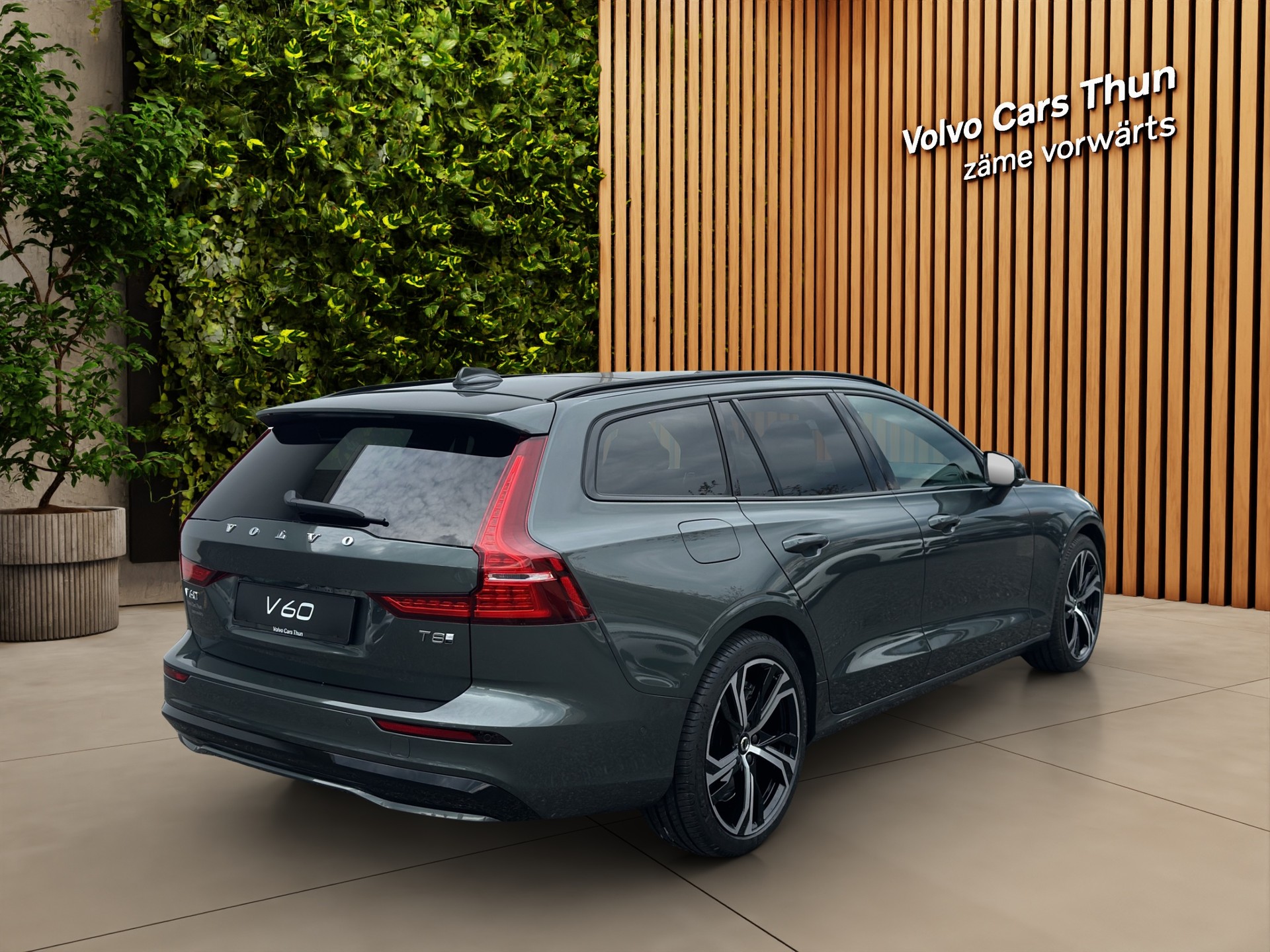 VOLVO V60 2.0 T8 TE Ultra Dark eAWD-image-5